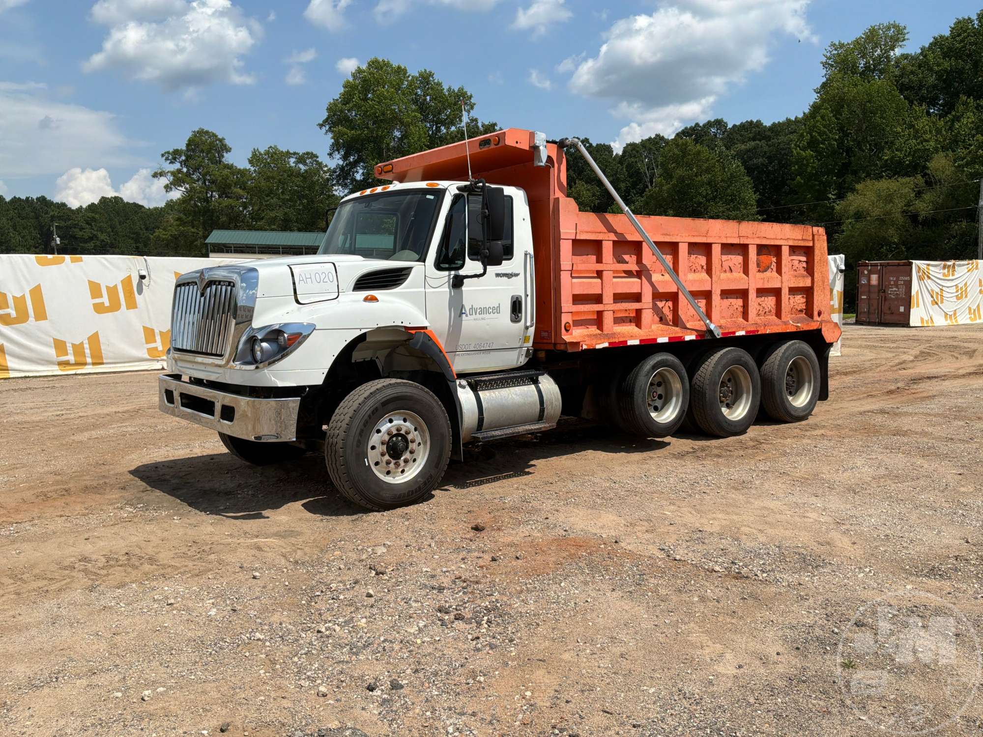 Photo of 2013 International SF667