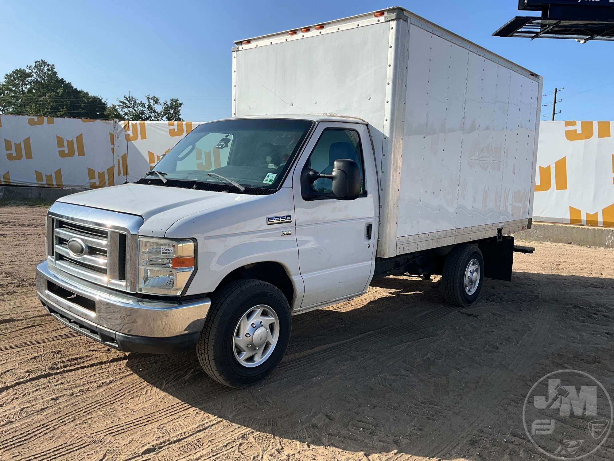 Photo of 2015 Ford E-350