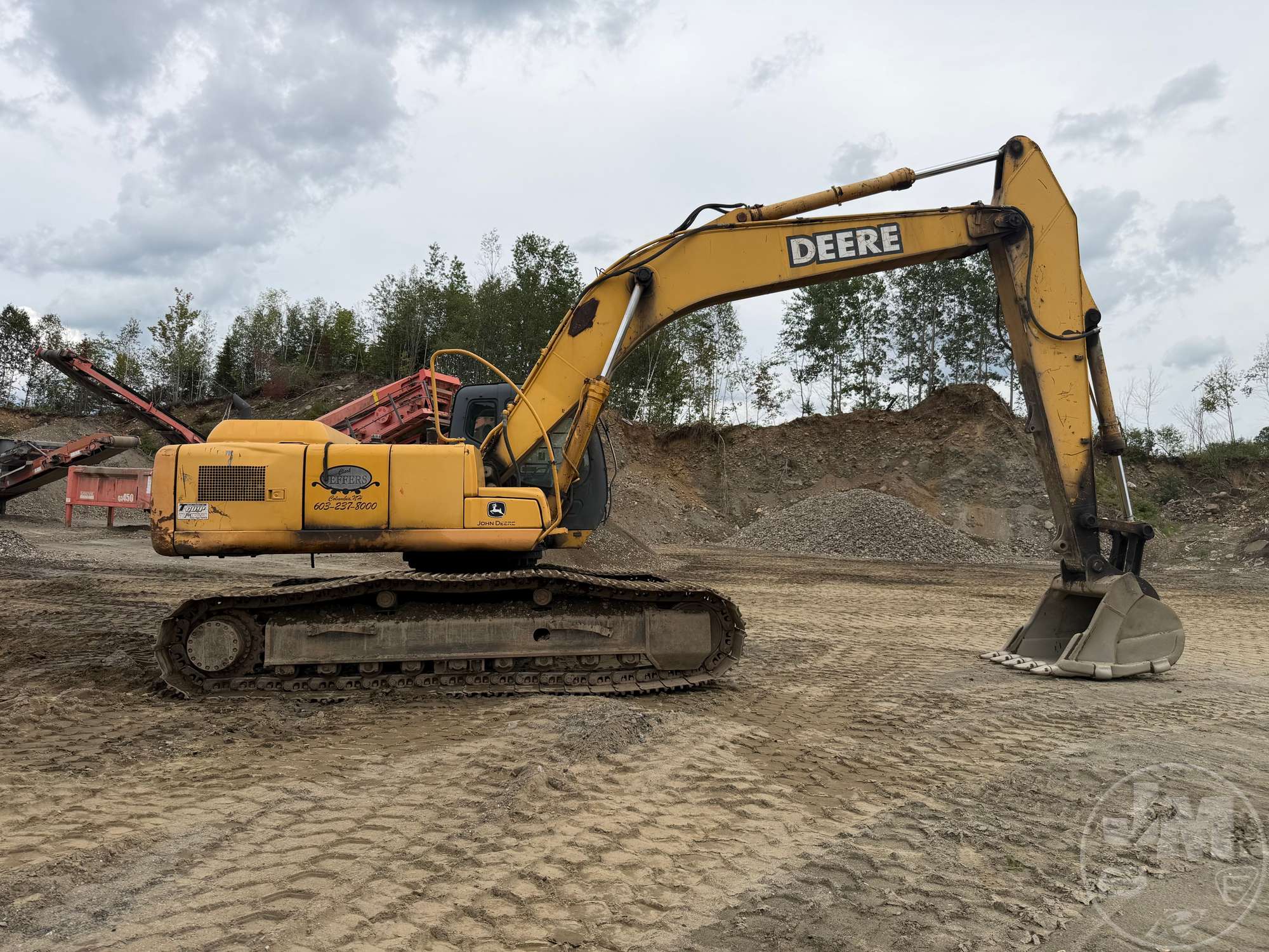 2004 John Deere 270C LC