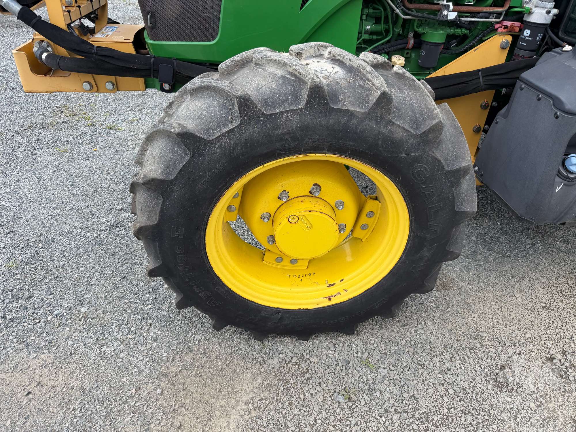 0 John Deere 5100E
