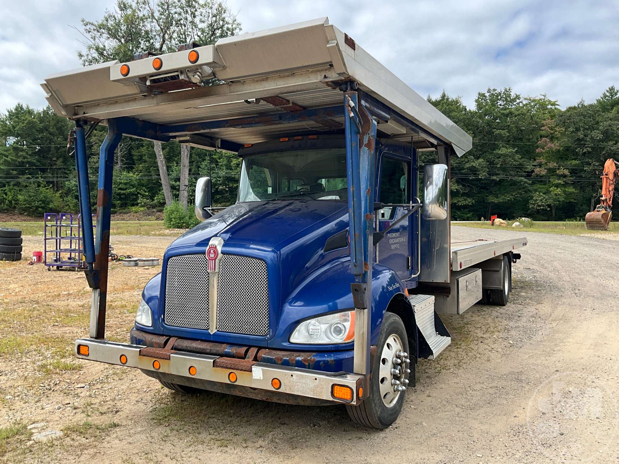 Photo of 2011 Kenworth T3 SERIES