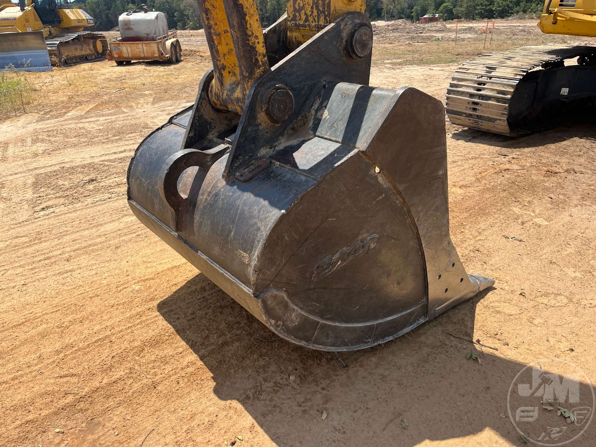 2022 Komatsu PC240LC-11
