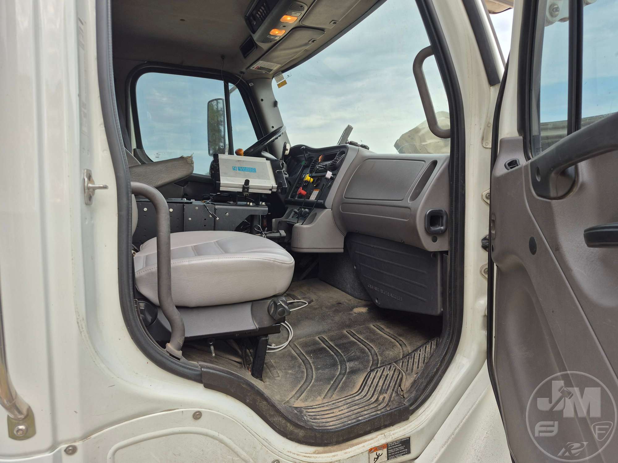 2016 Freightliner M2