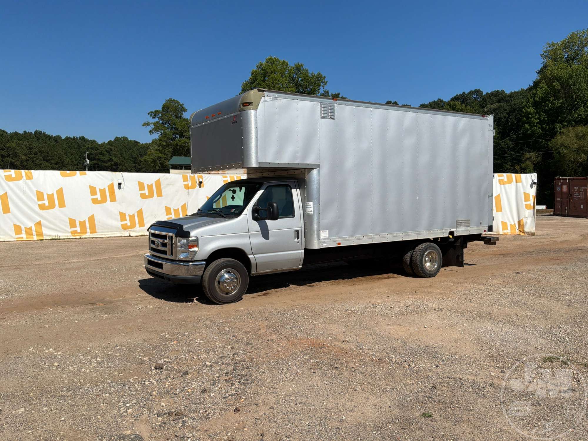 Photo of 2016 Ford E-450