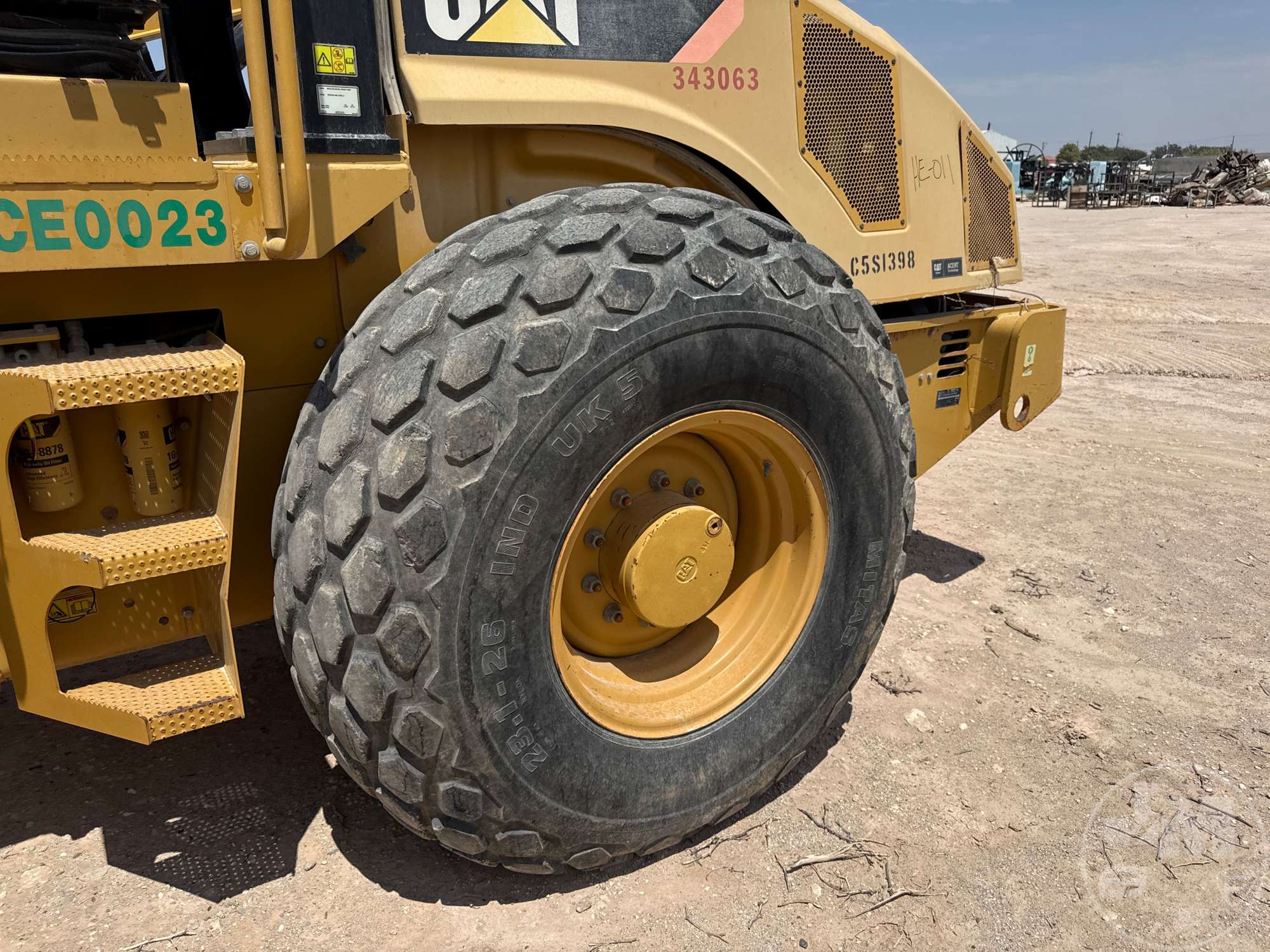 2011 Caterpillar CS56