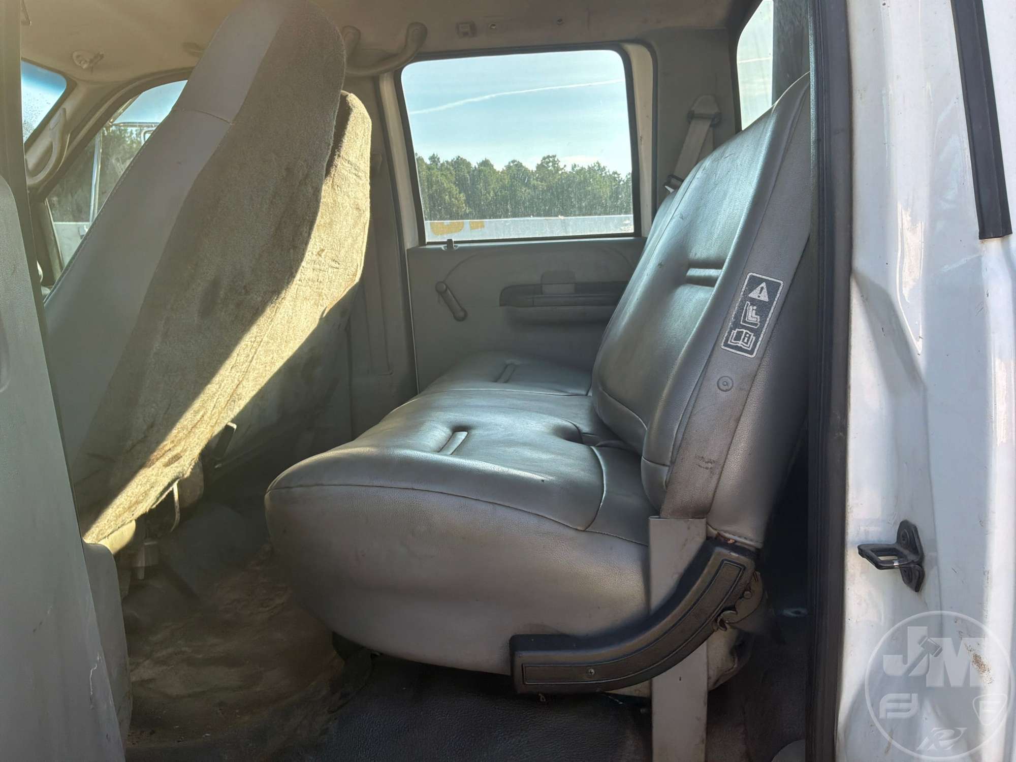 2009 Ford F-750 CREW CAB