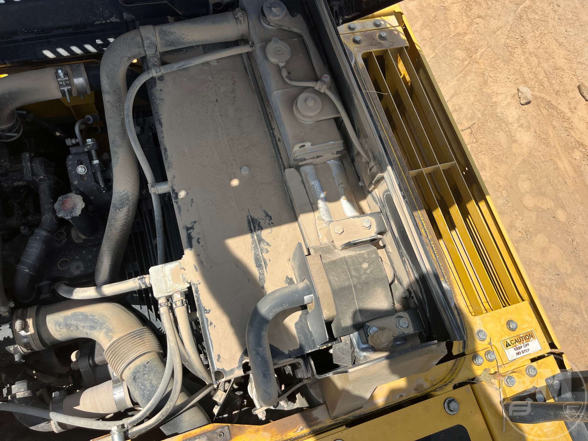 2022 Komatsu PC240LC-11