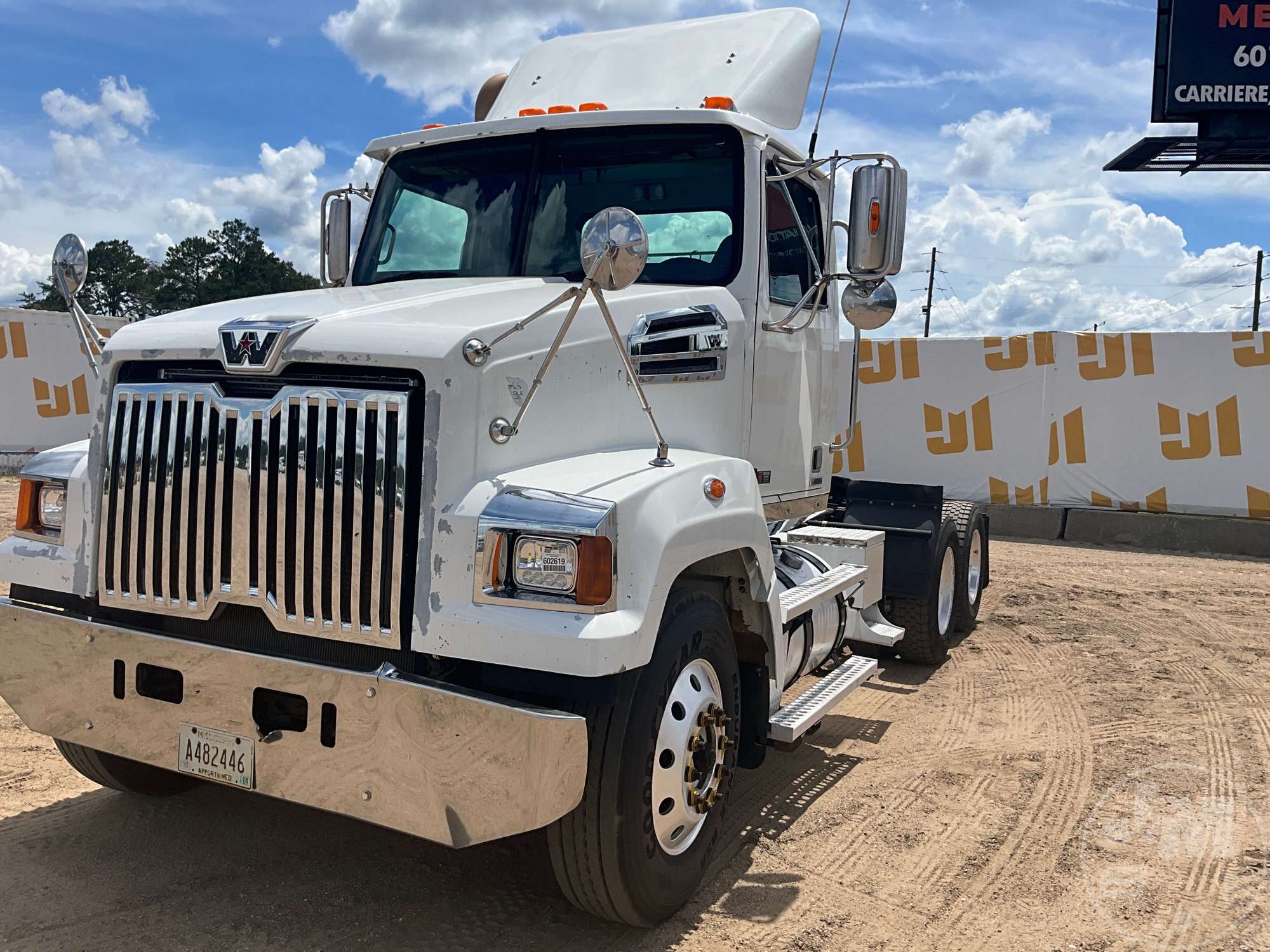 Photo of 2018 Western Star 4700SF