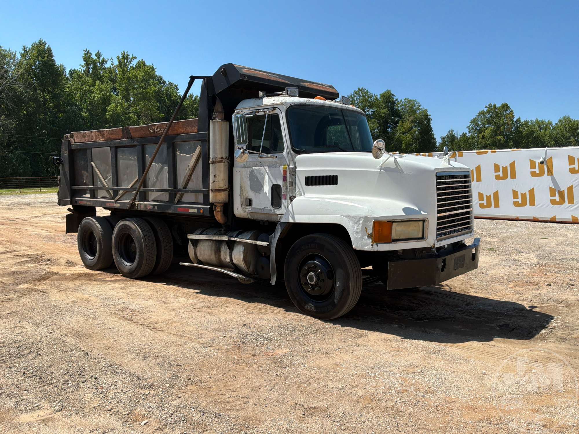 1993 Mack CH613