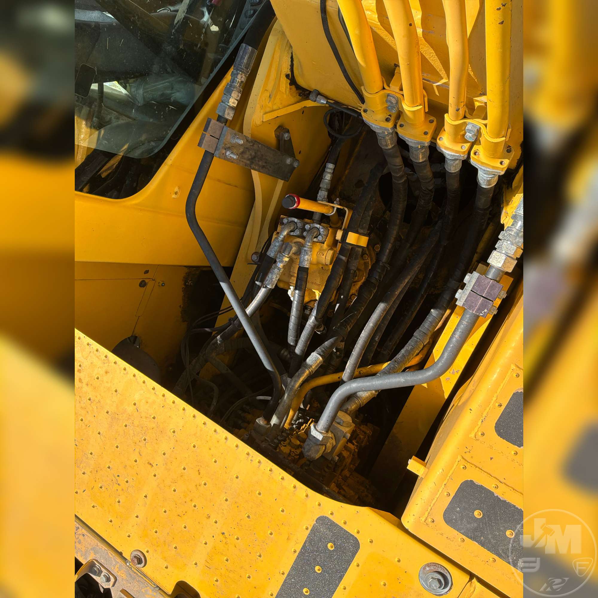 2019 Komatsu PC210LC-11