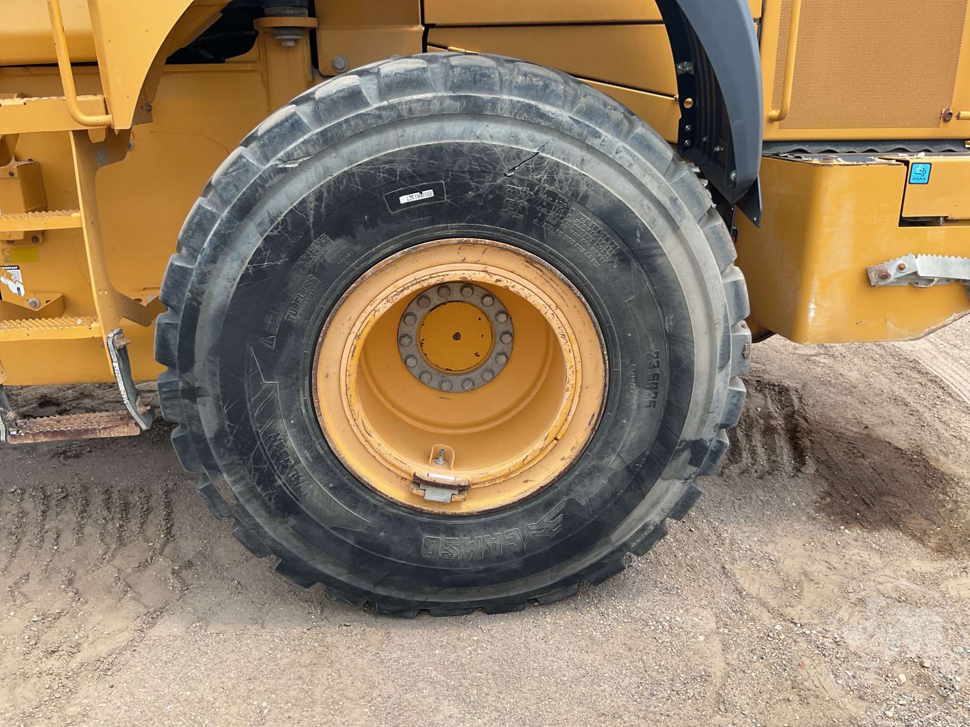 0 John Deere 644L