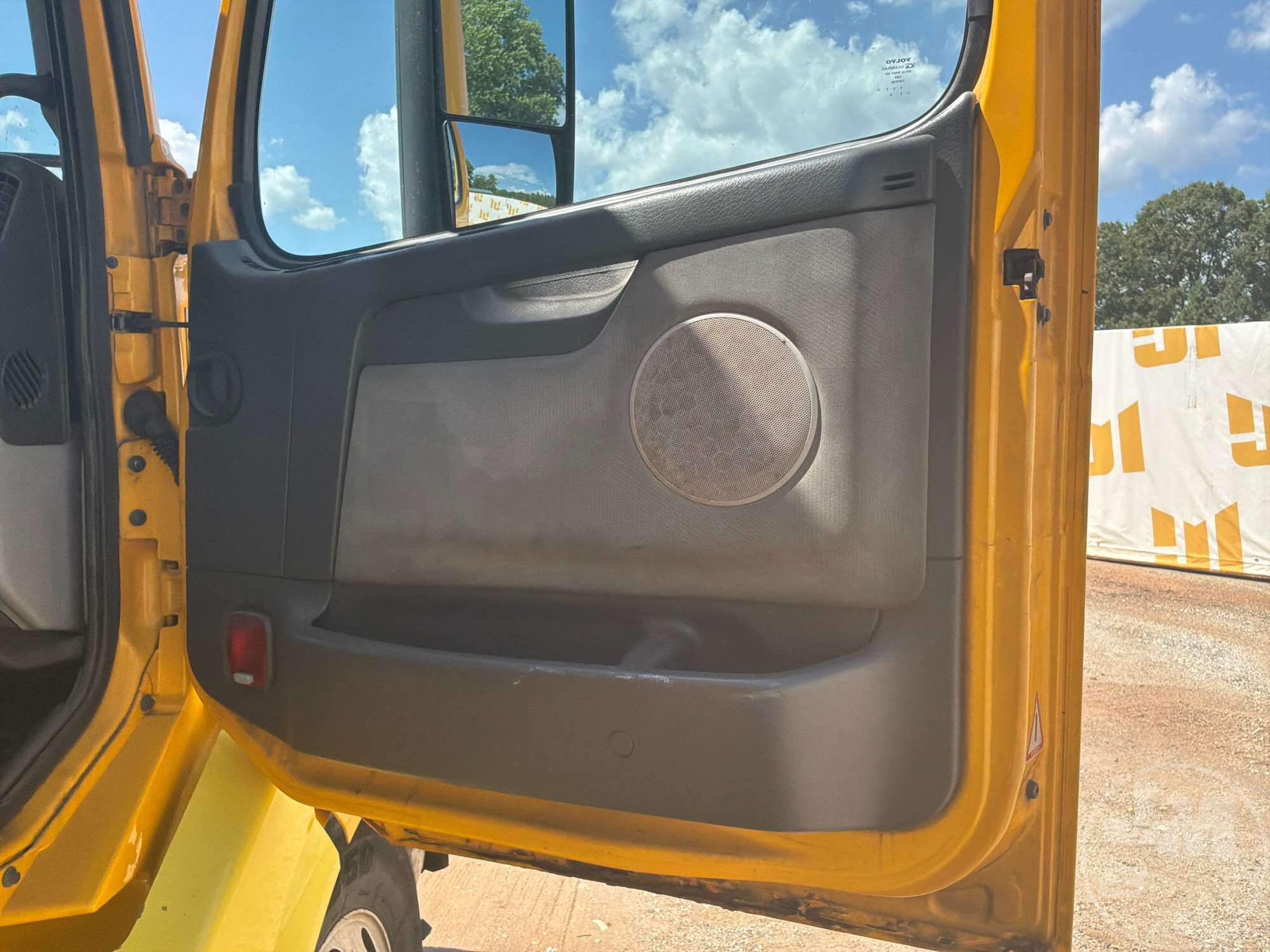 2012 Volvo VNL