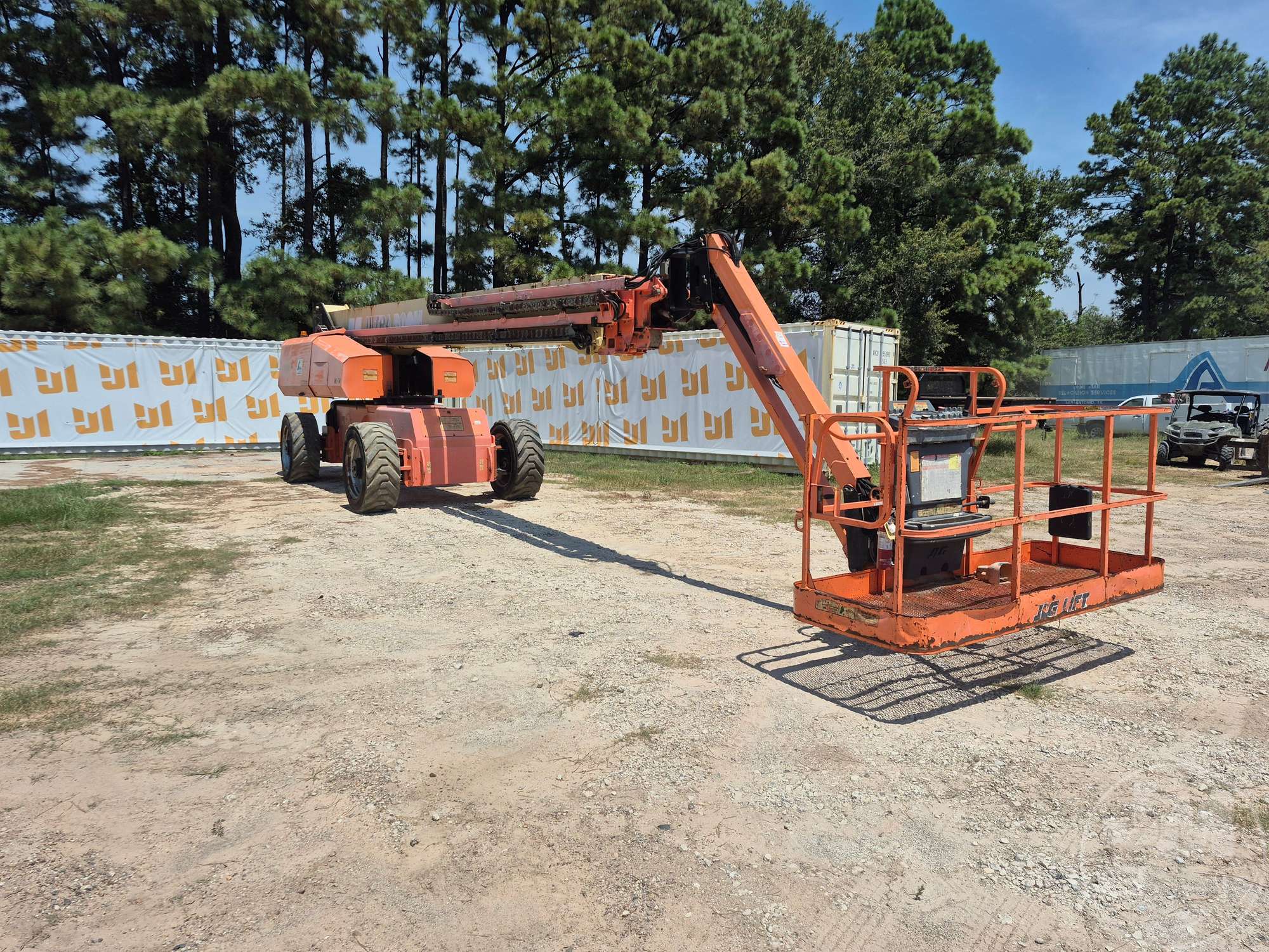 2013 JLG 1200SJP
