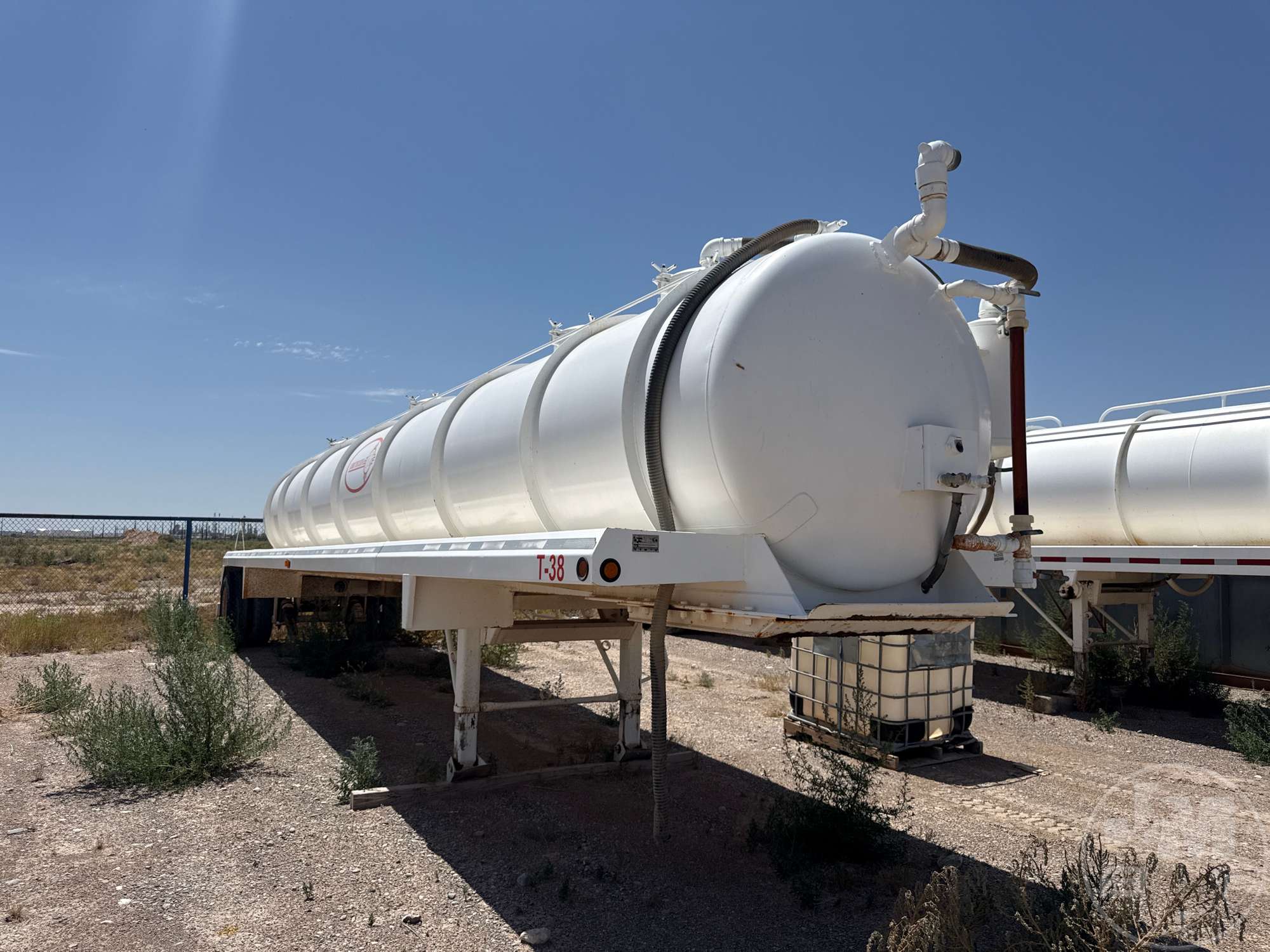 2011 Dragon VAC TANK TRAILER
