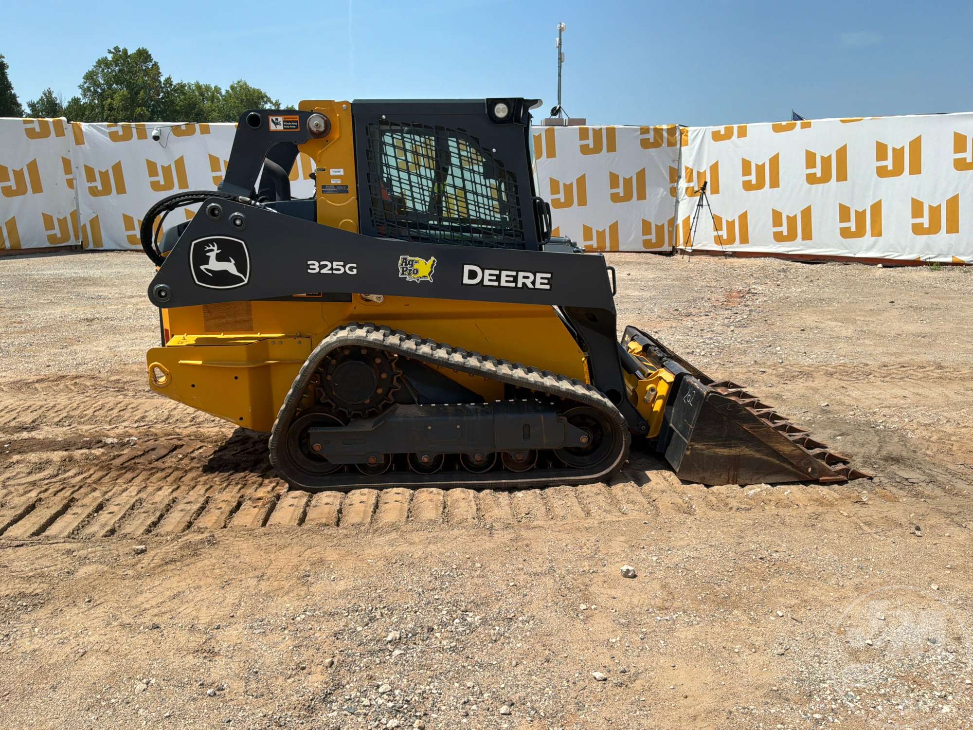 2024 John Deere 325G