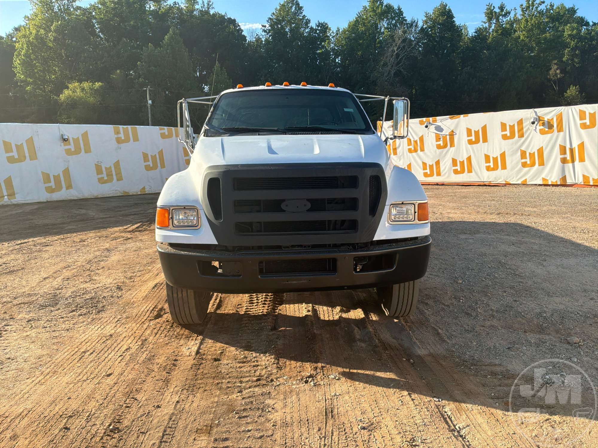 2009 Ford F-750 CREW CAB