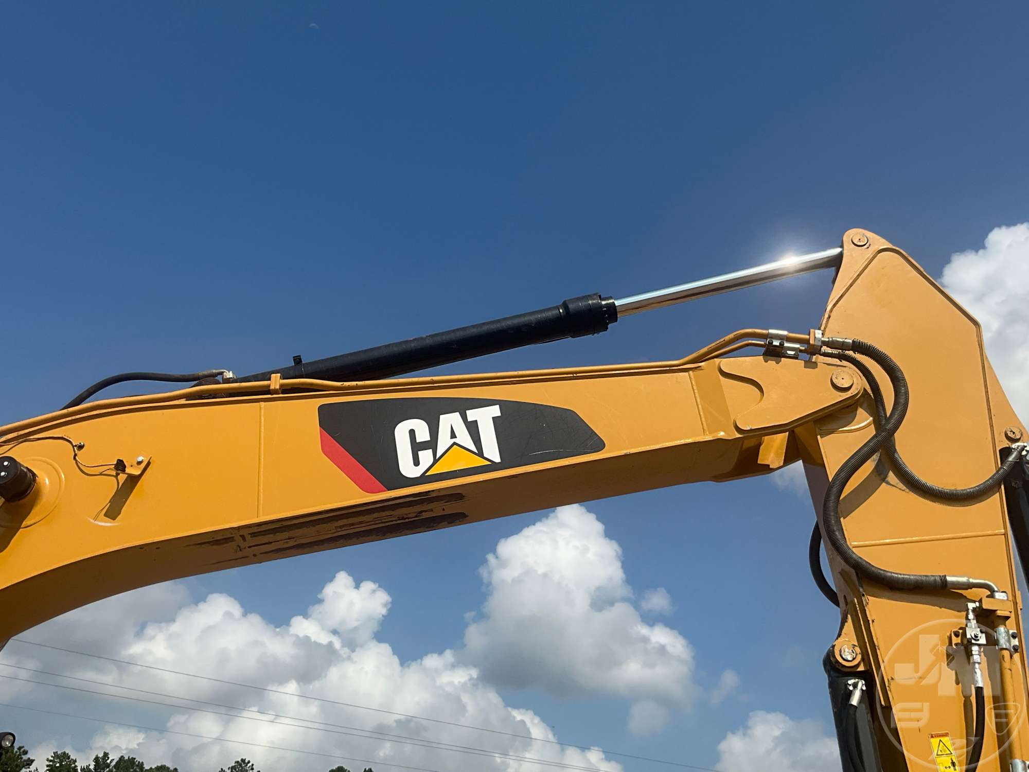 2019 Caterpillar 326F L