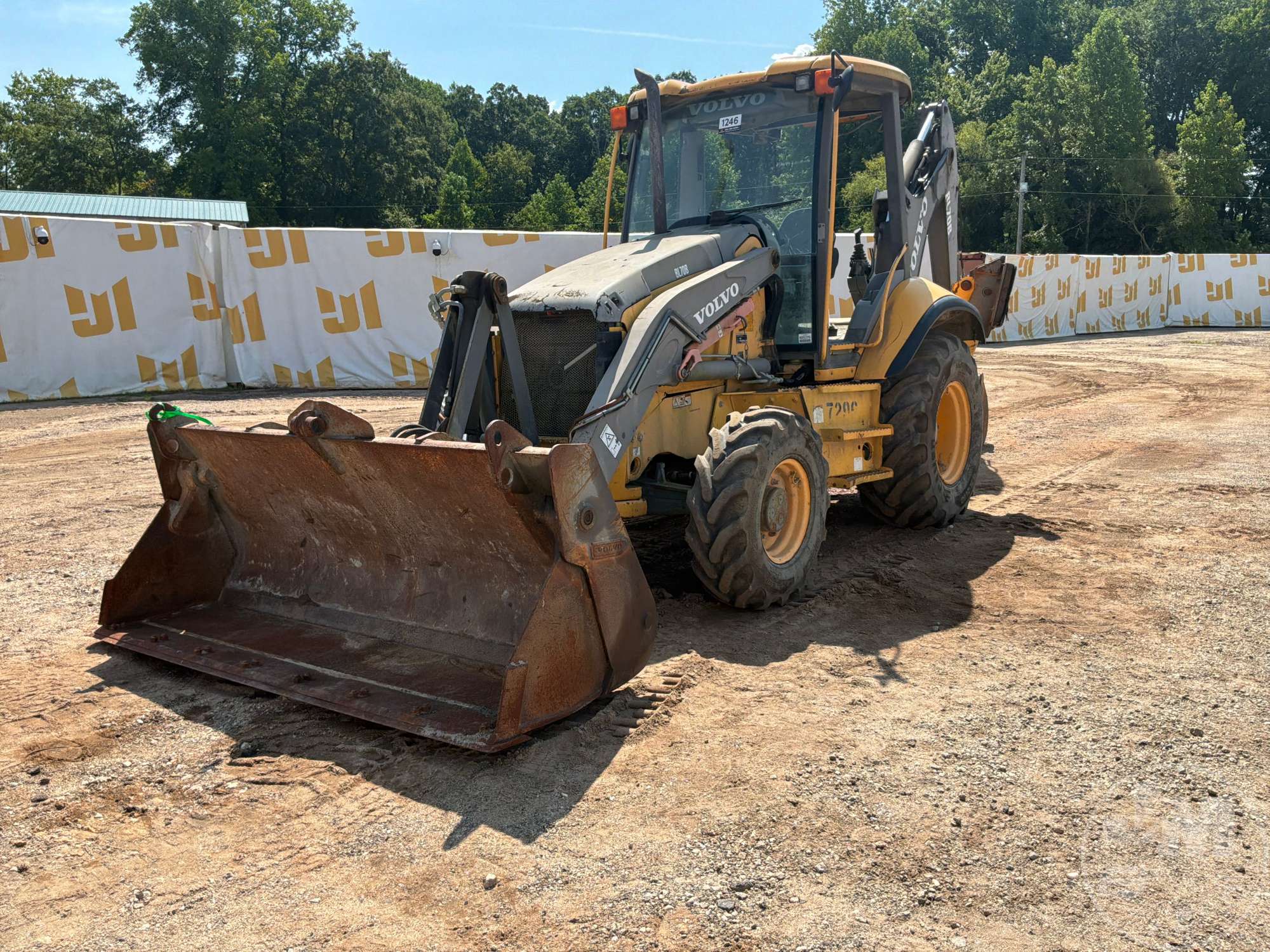 Photo of 2014 Volvo BL70B