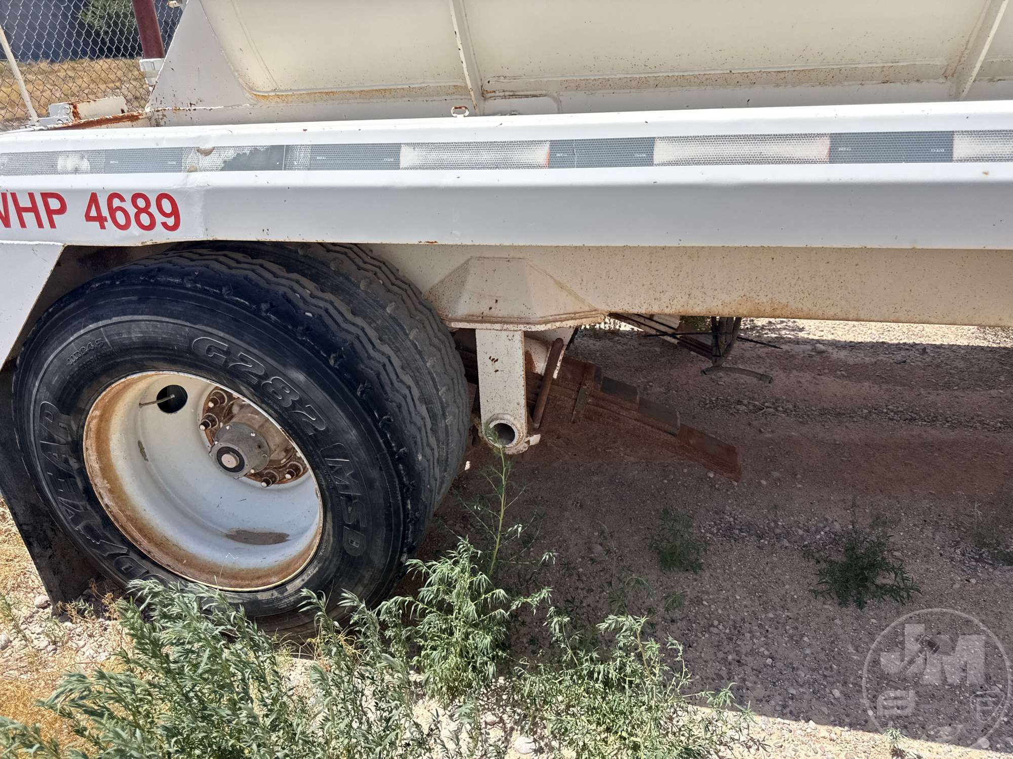 2011 Dragon VAC TANK TRAILER