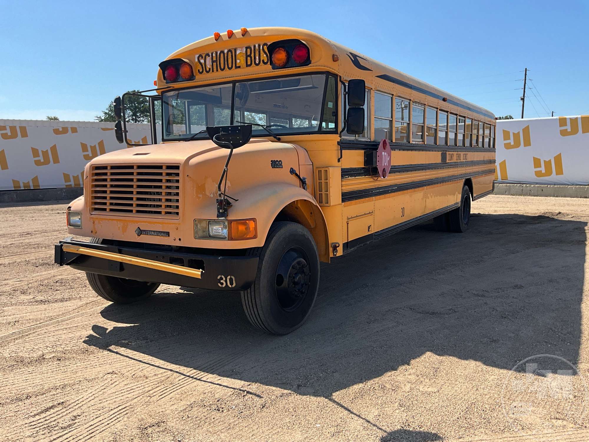 Photo of 1996 International 3800