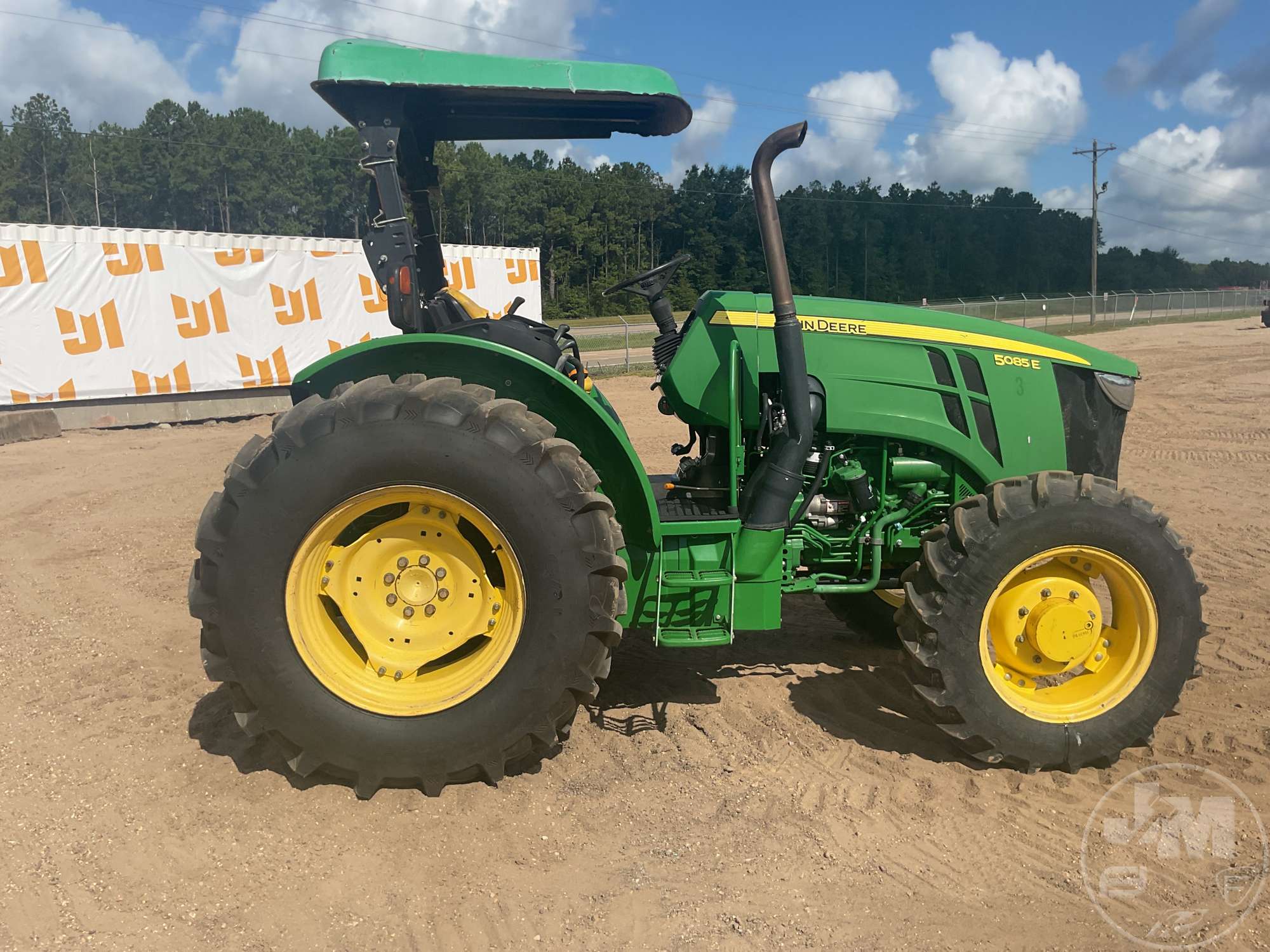 2014 John Deere 5085E