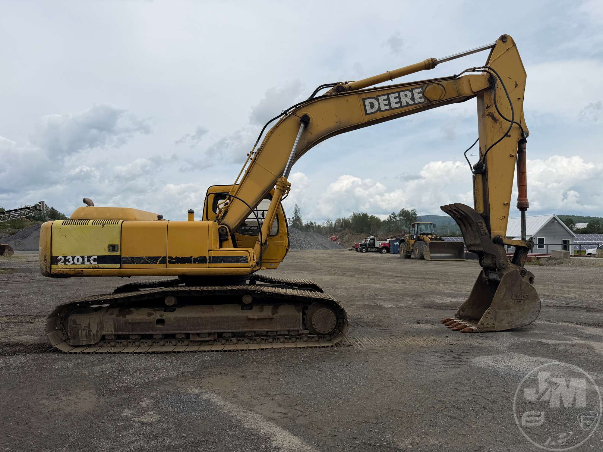 2001 John Deere 230 LC