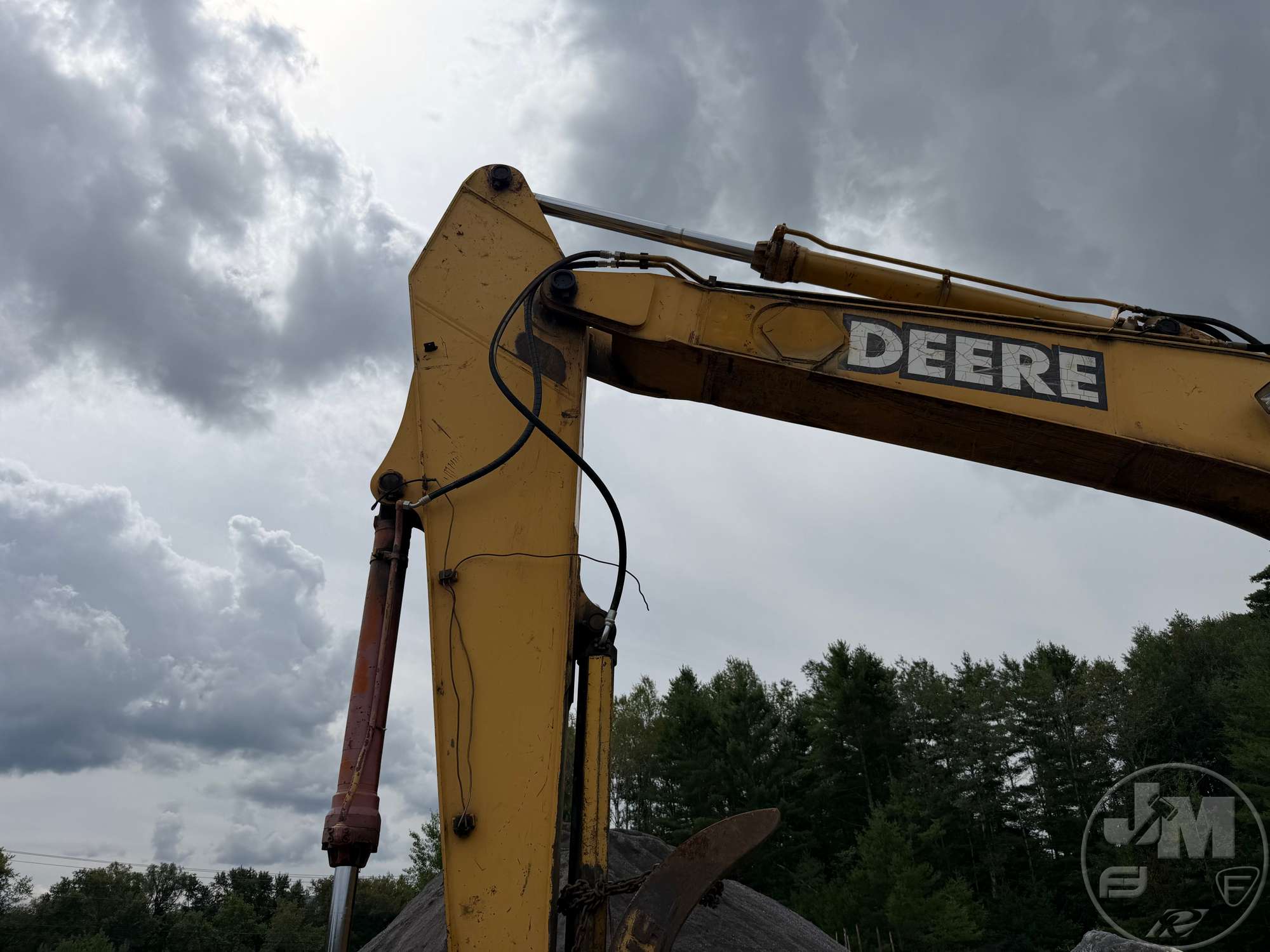 2001 John Deere 230 LC