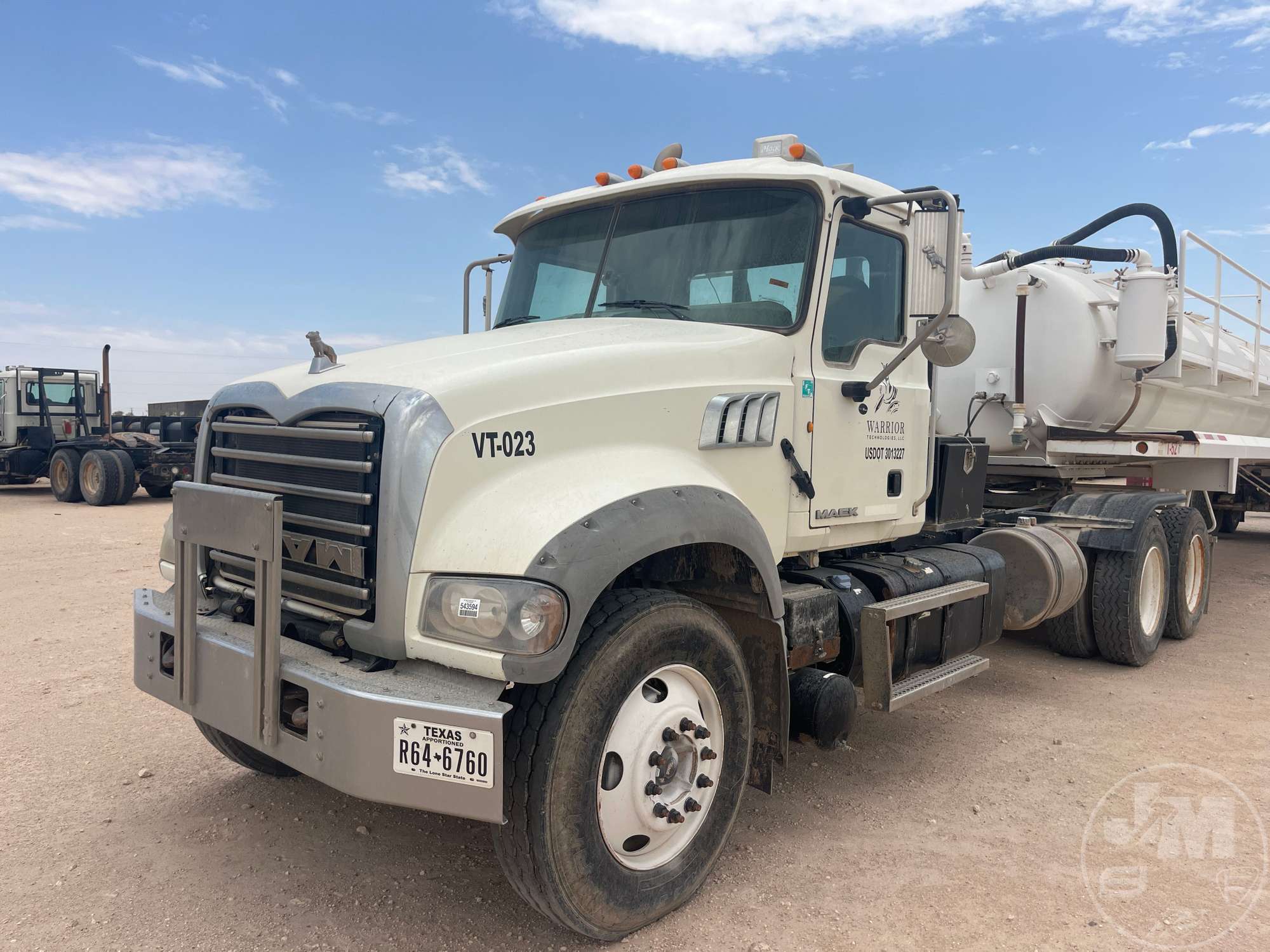 2013 Mack GU713