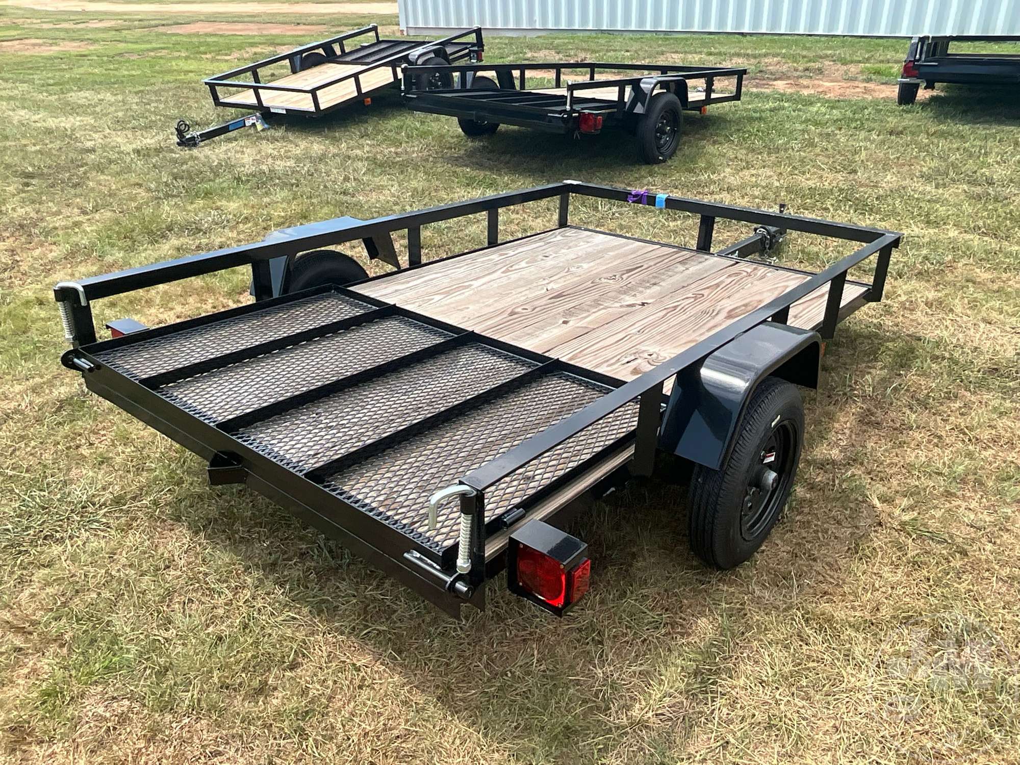 2027 TRIPLE CROWN TRAILERS, INC LD5X8S10O