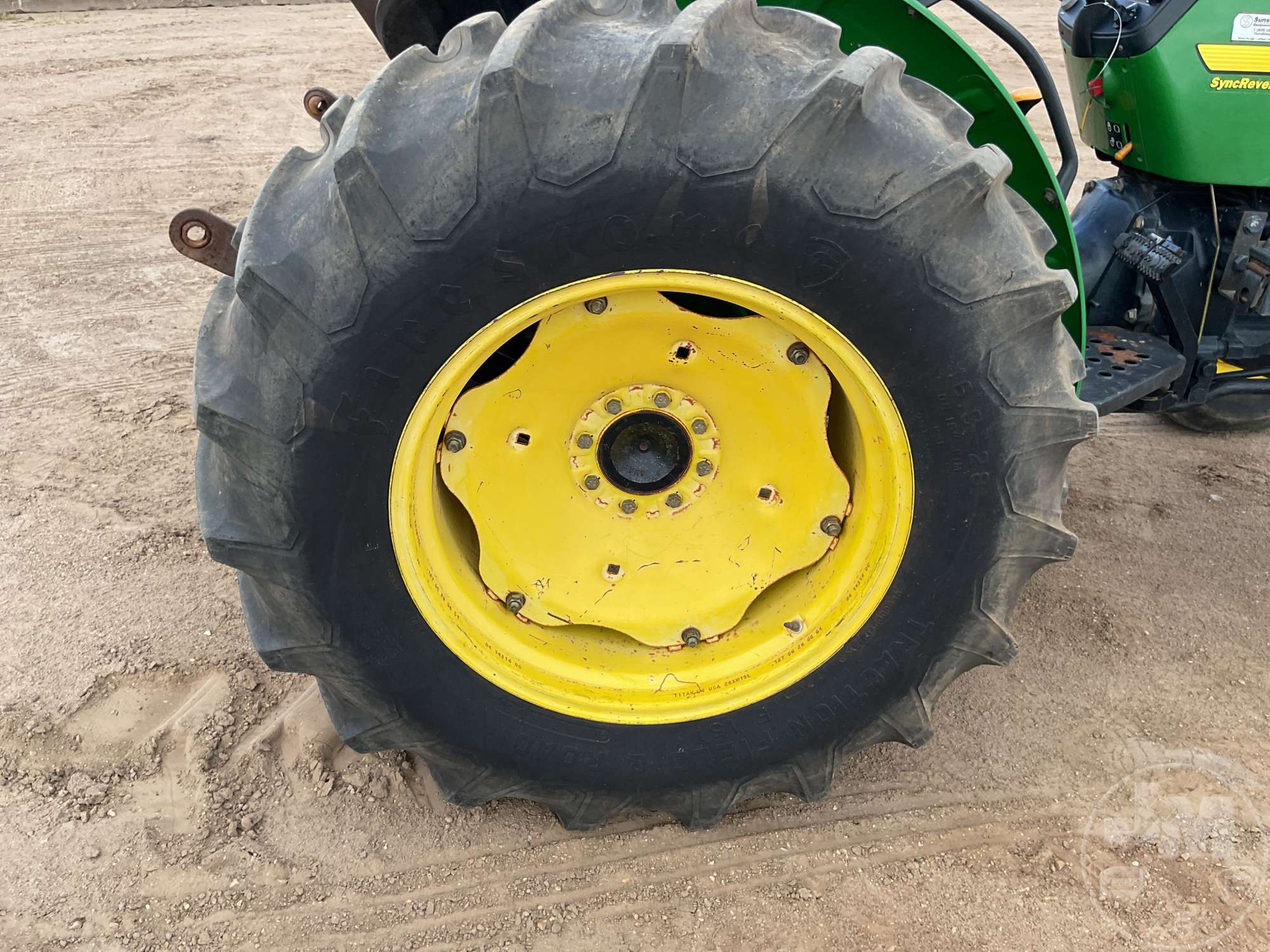 0 John Deere 5105