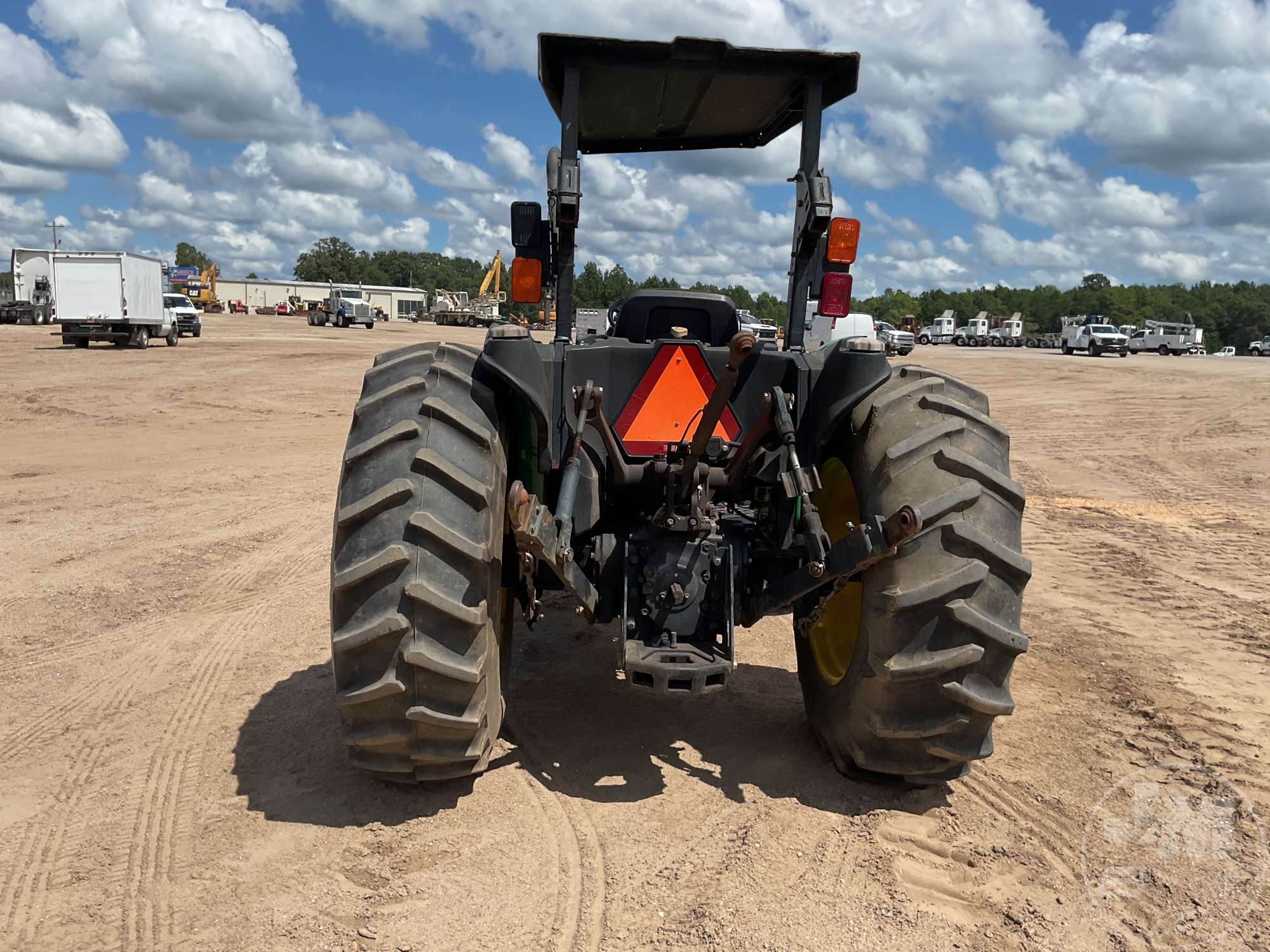 0 John Deere 5105