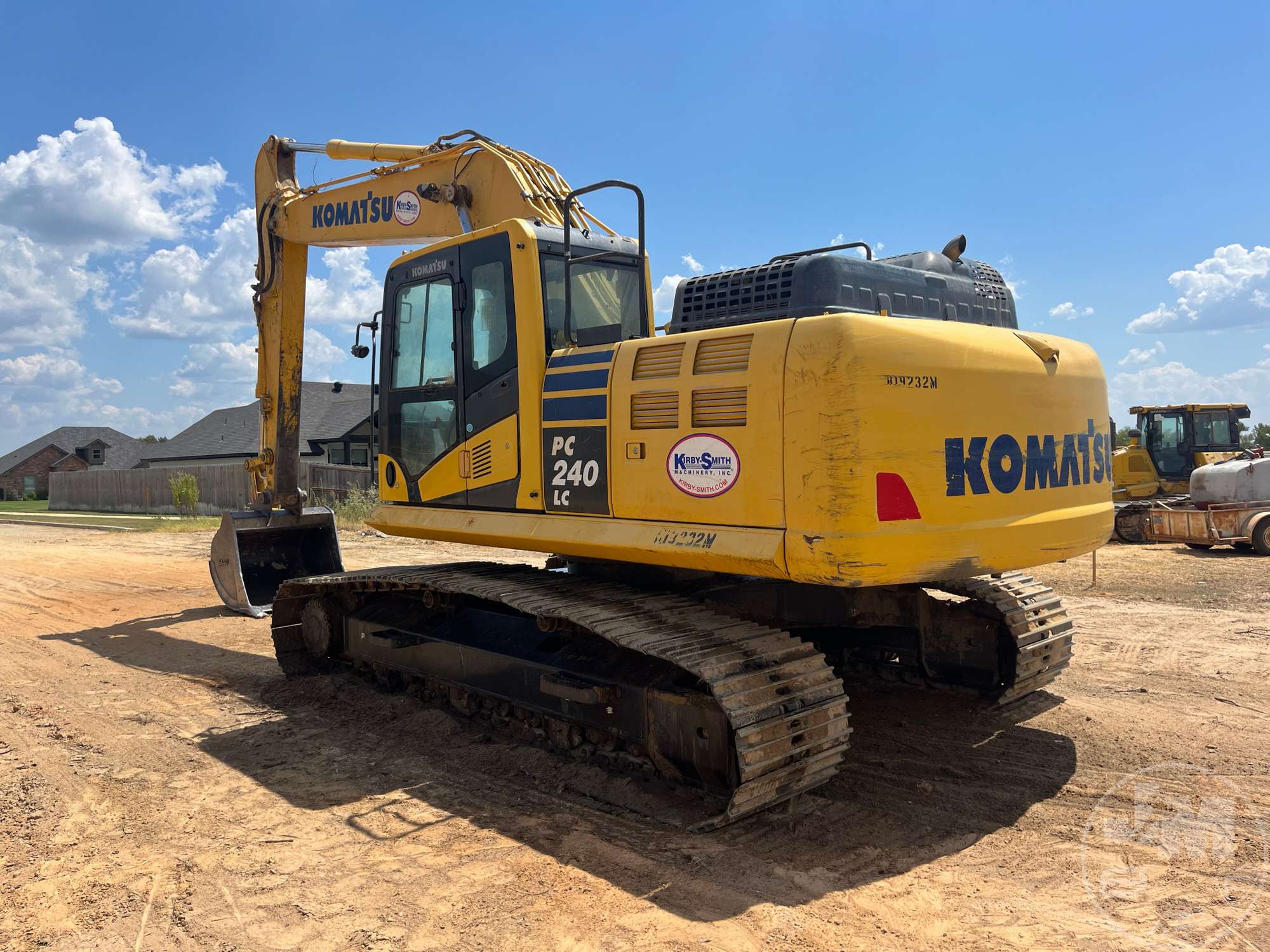 2022 Komatsu PC240LC-11