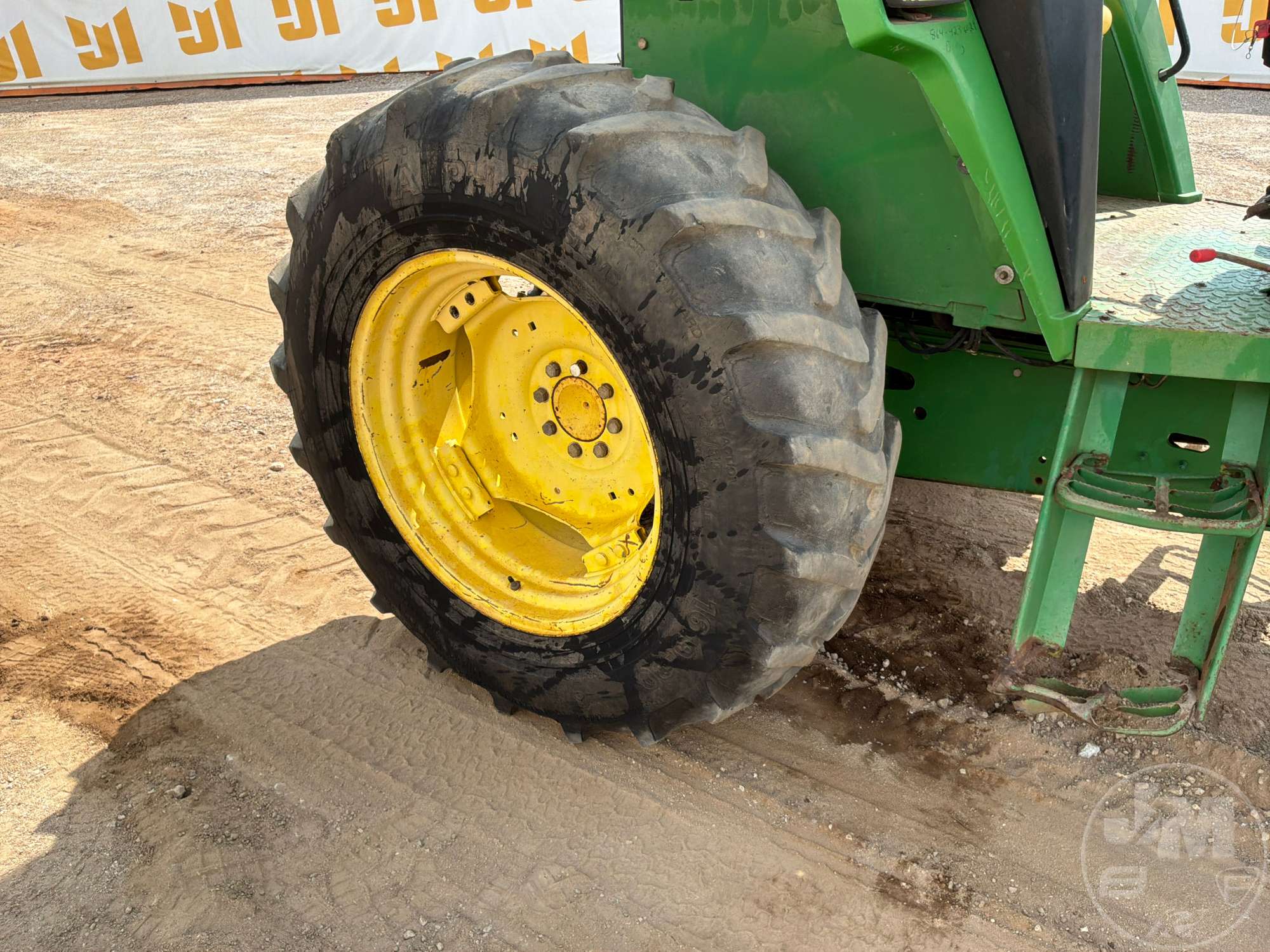 0 John Deere 6200