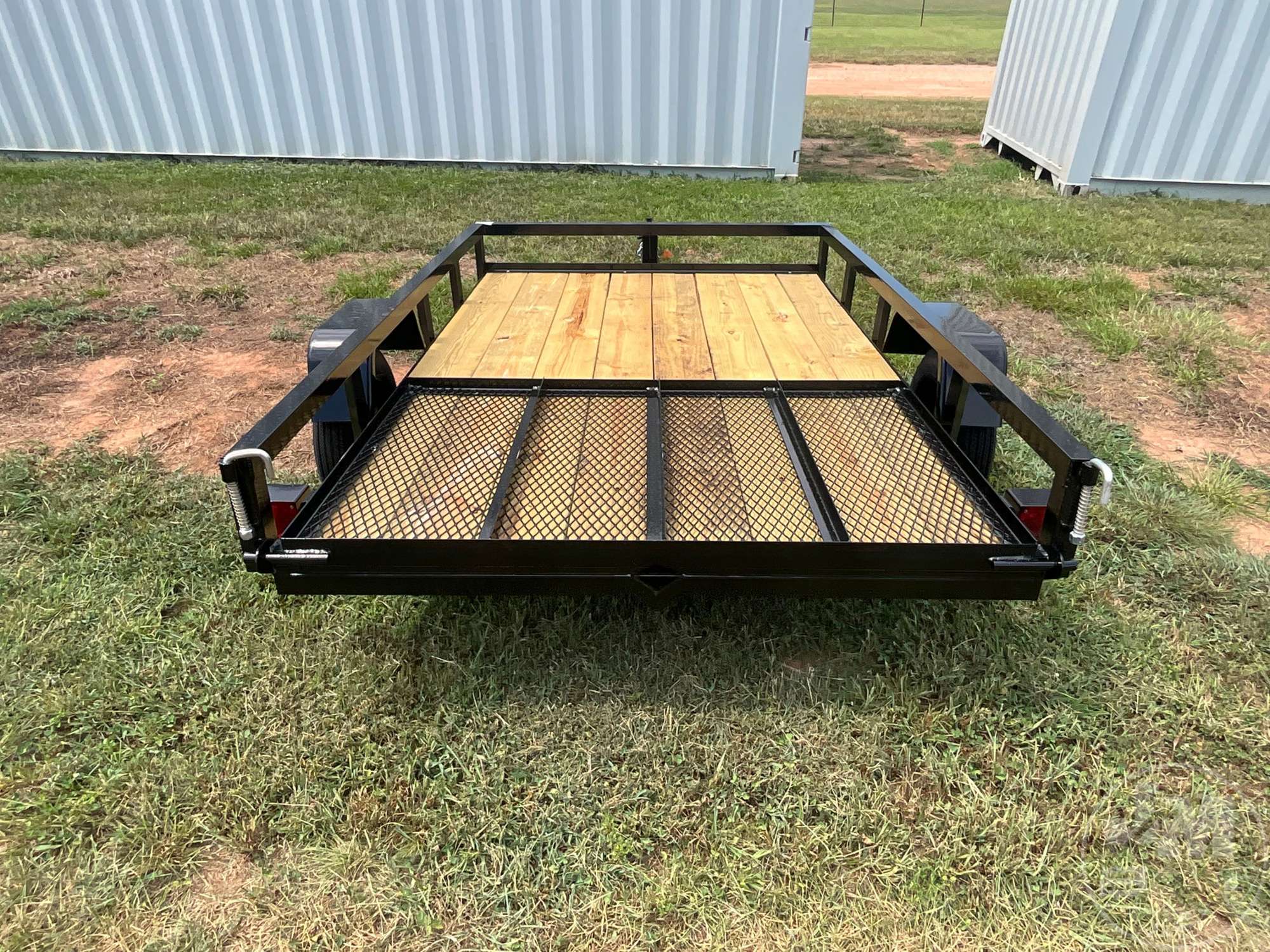 2027 TRIPLE CROWN TRAILERS, INC LD5X8S10O