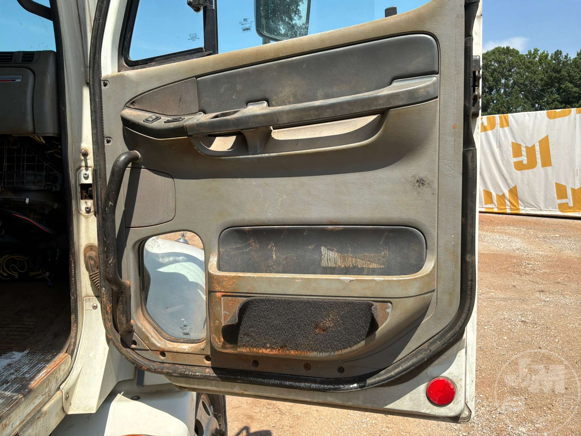 2005 Freightliner COLUMBIA