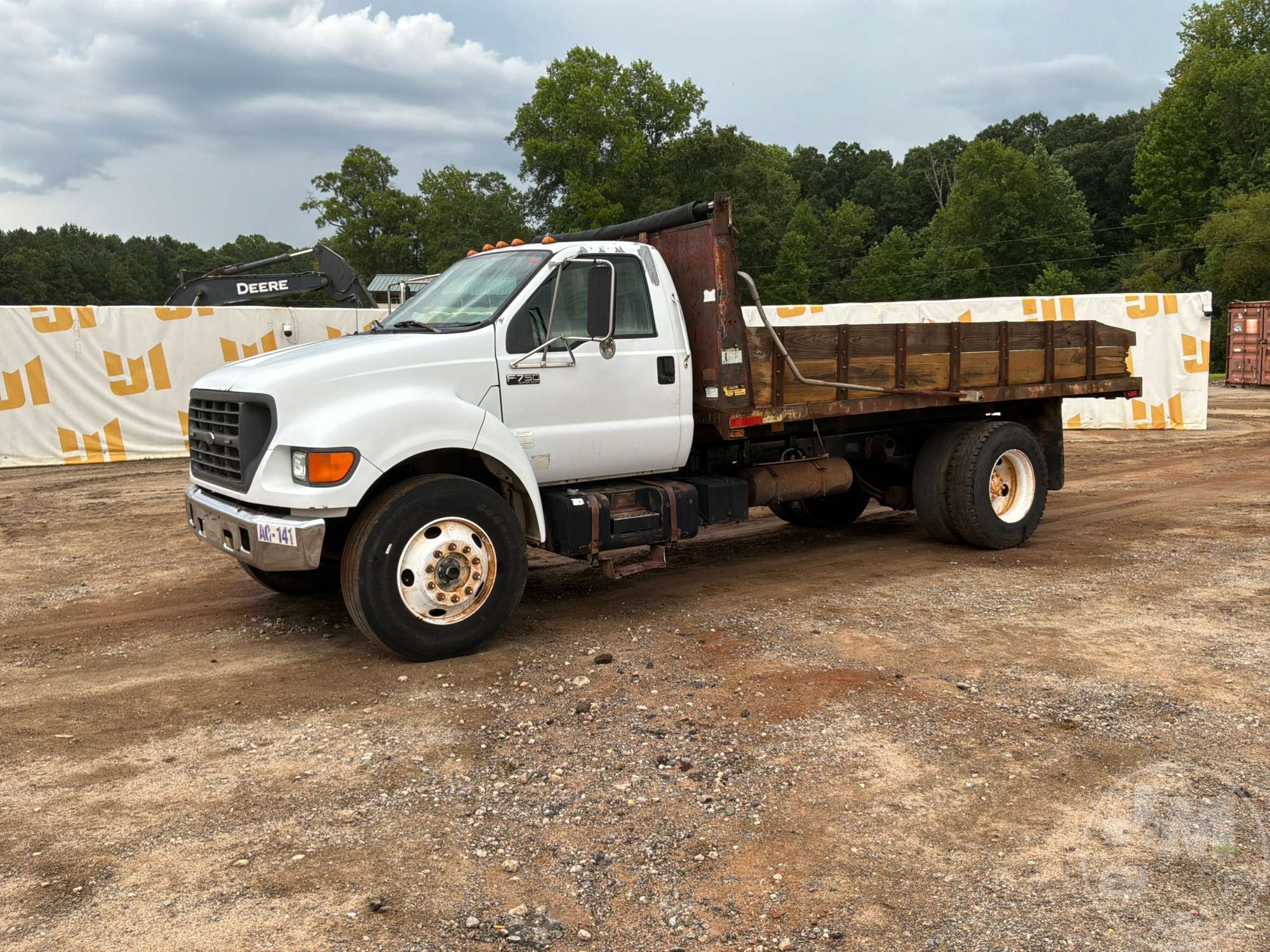Photo of 2000 Ford F-750