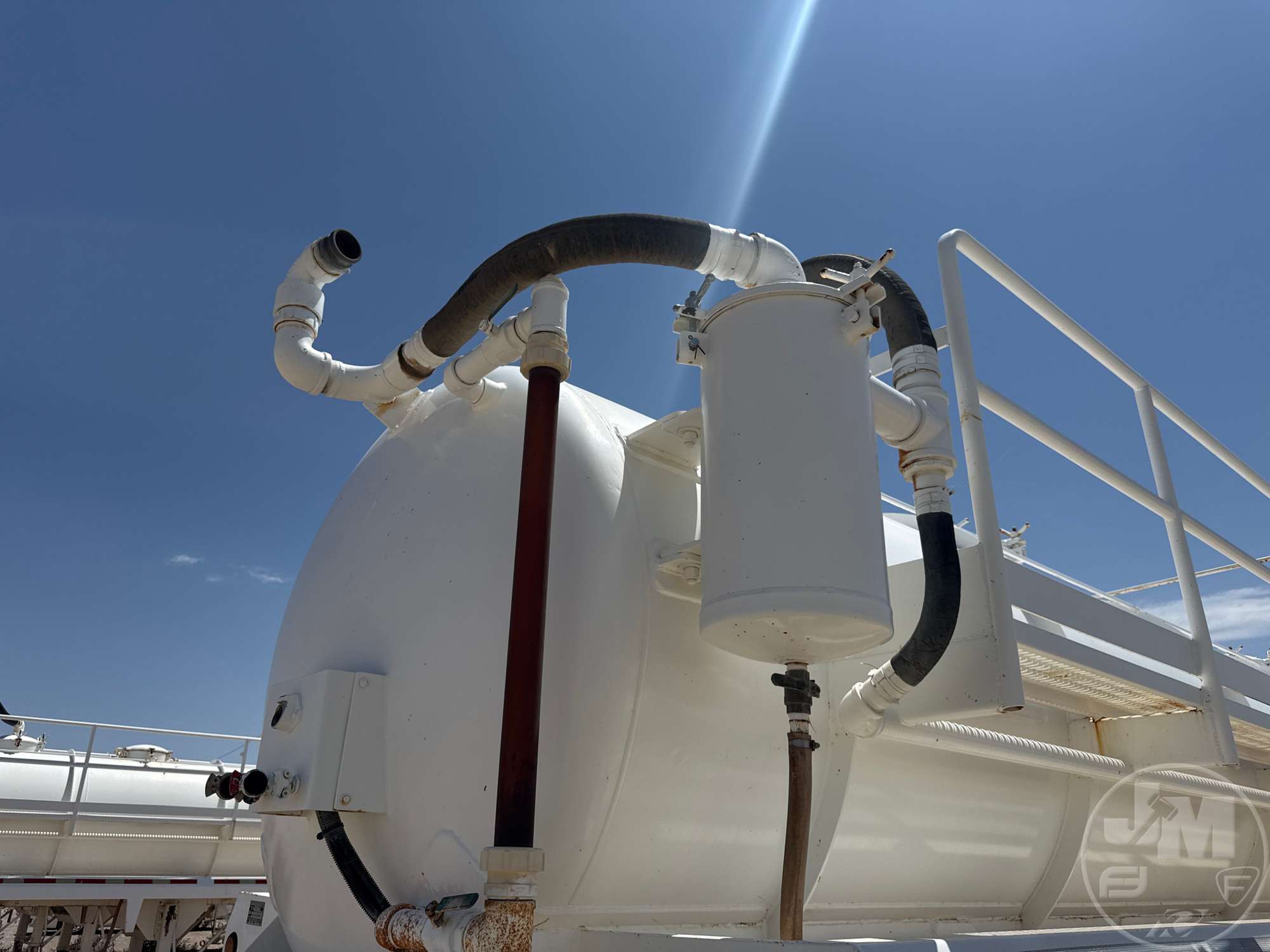 2011 Dragon VAC TANK TRAILER