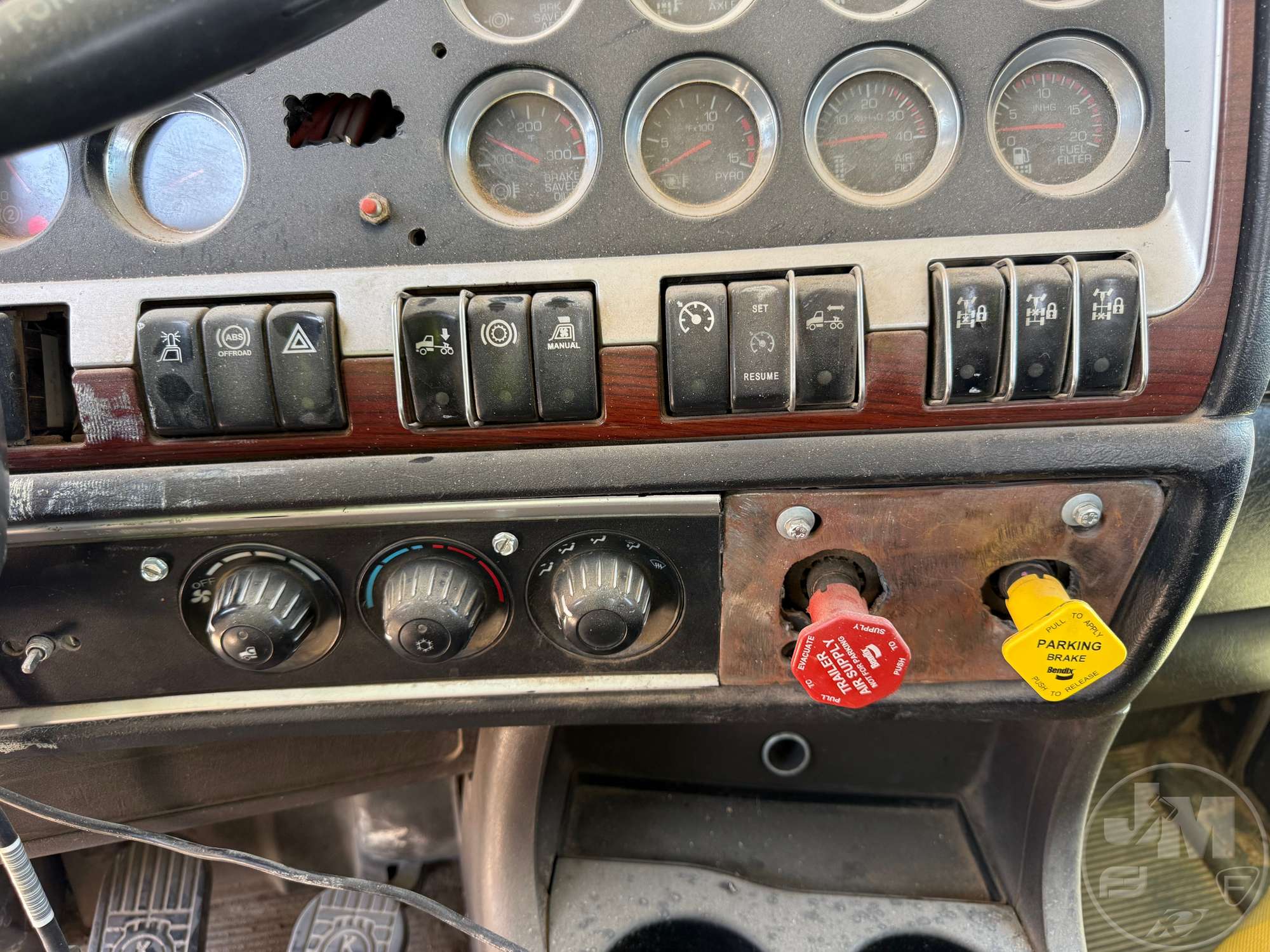 2007 Kenworth T8 SERIES