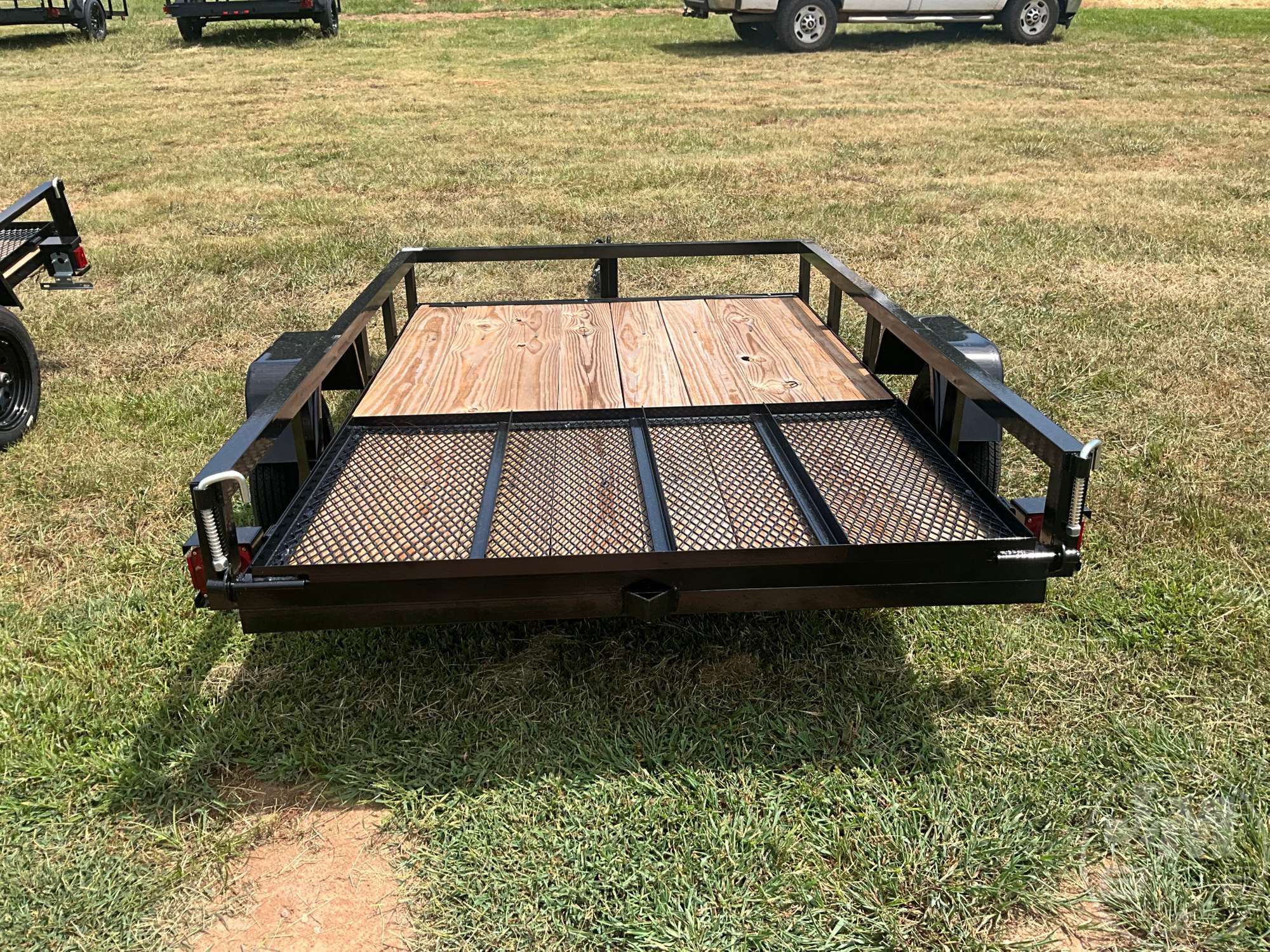 2027 TRIPLE CROWN TRAILERS, INC LD5X8S10O