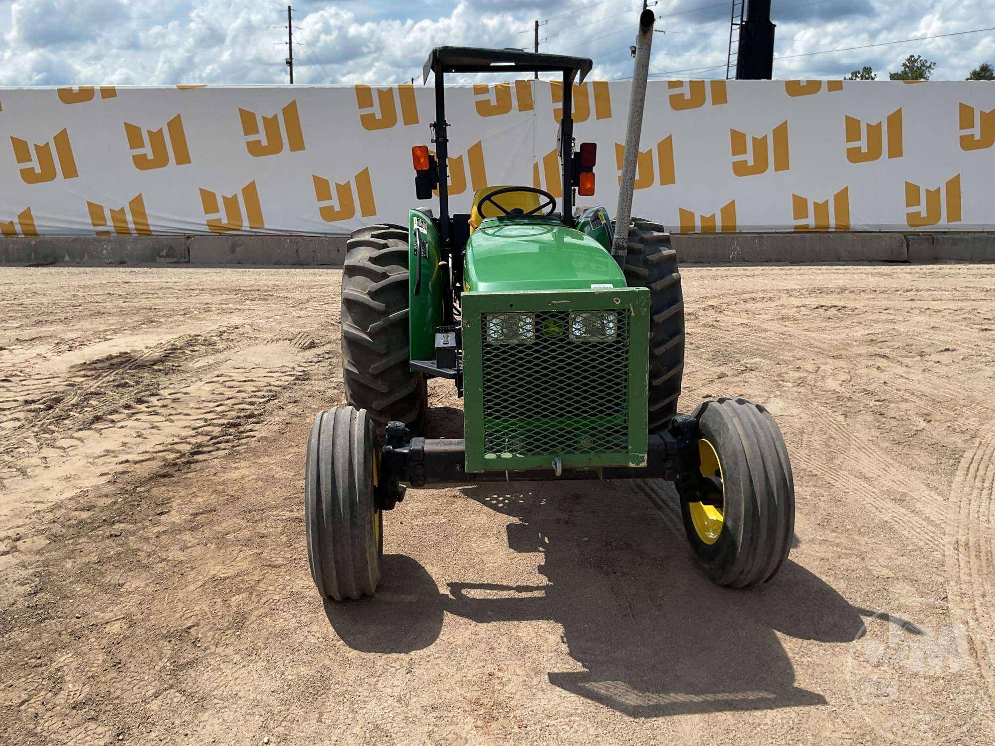 0 John Deere 5105