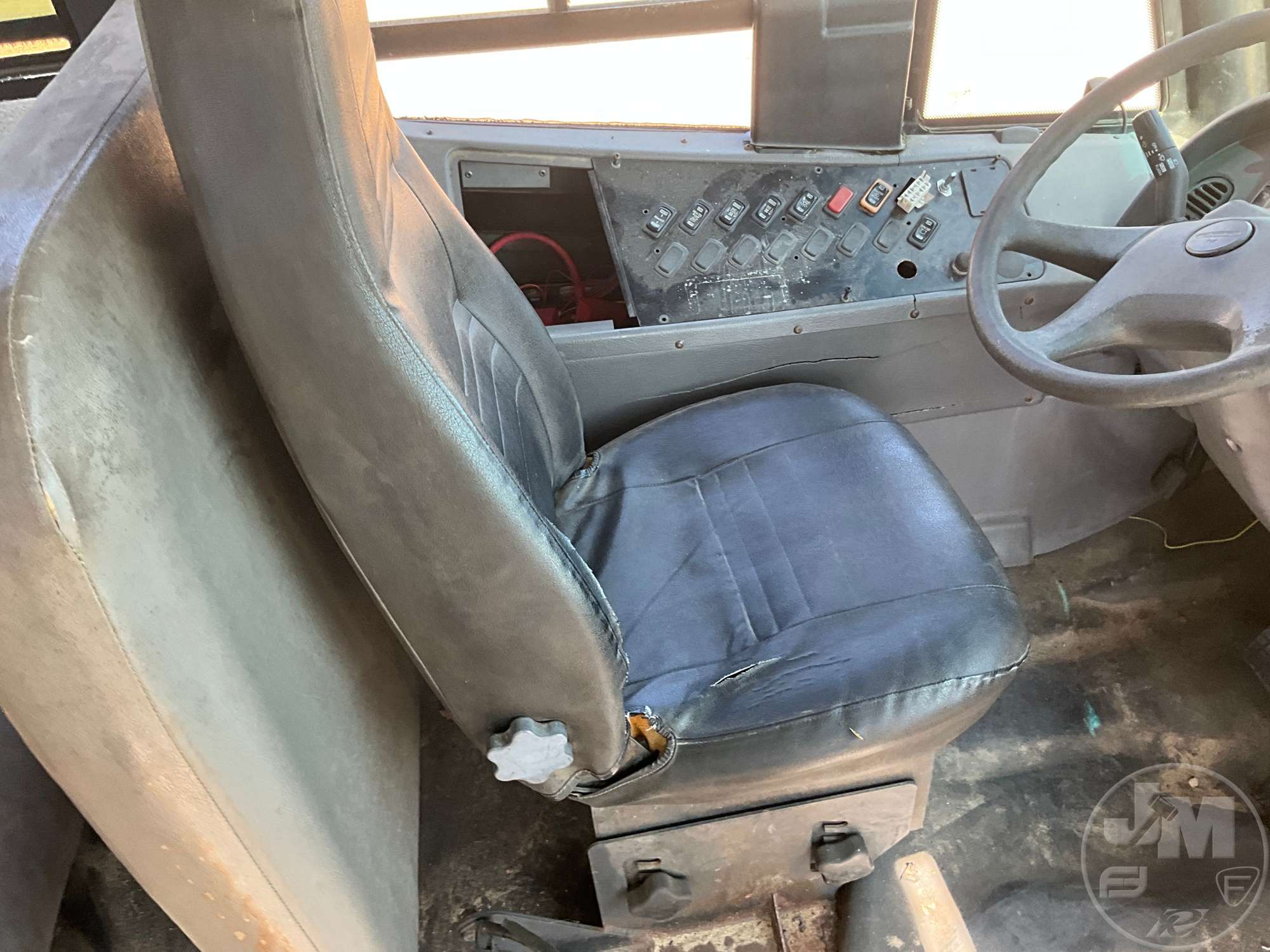 2007 Freightliner B2 BUS CHASSIS