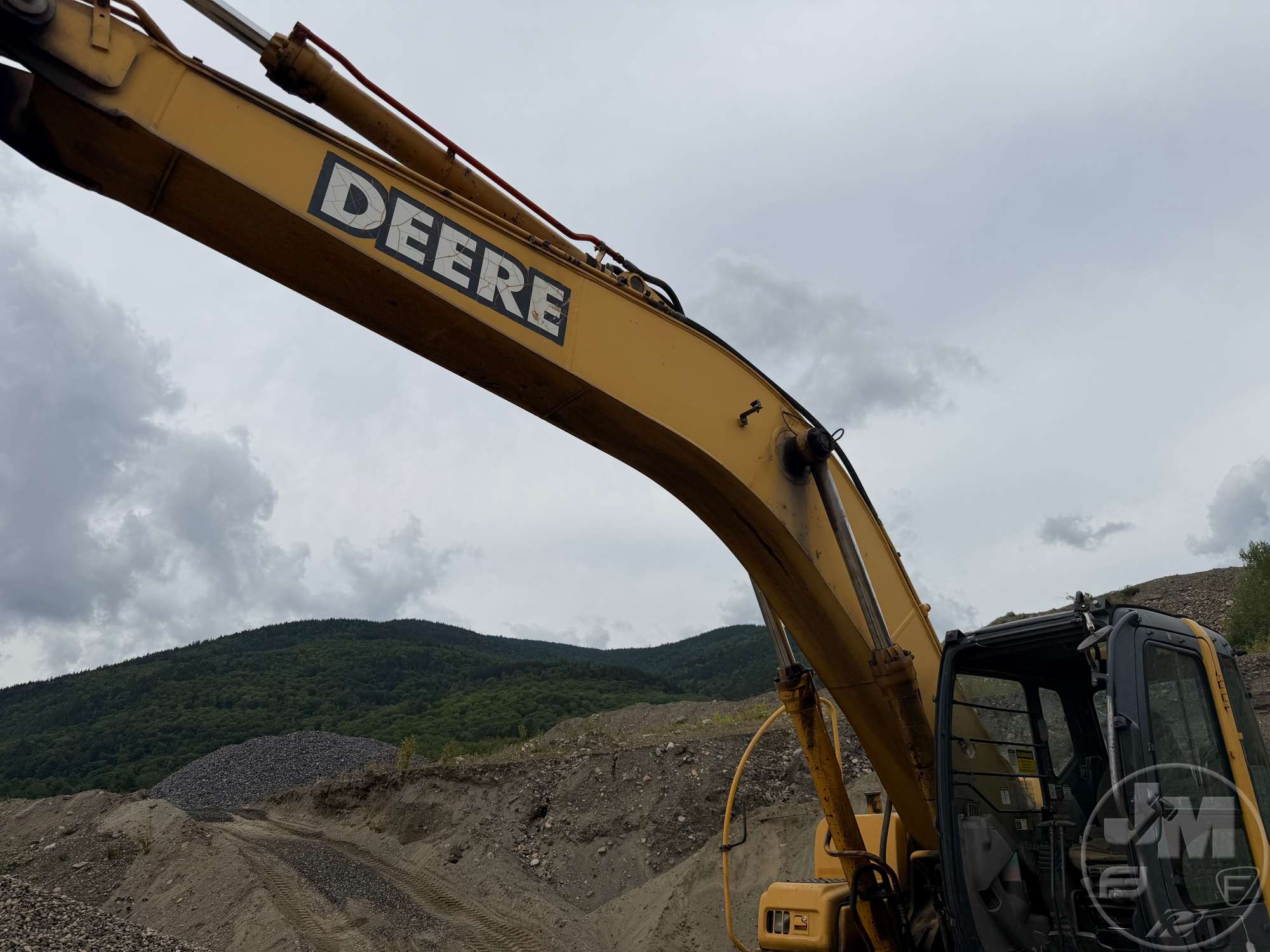 2004 John Deere 270C LC