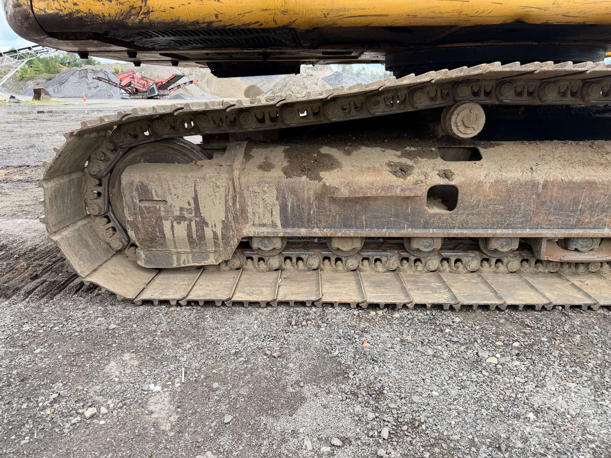 2001 John Deere 230 LC