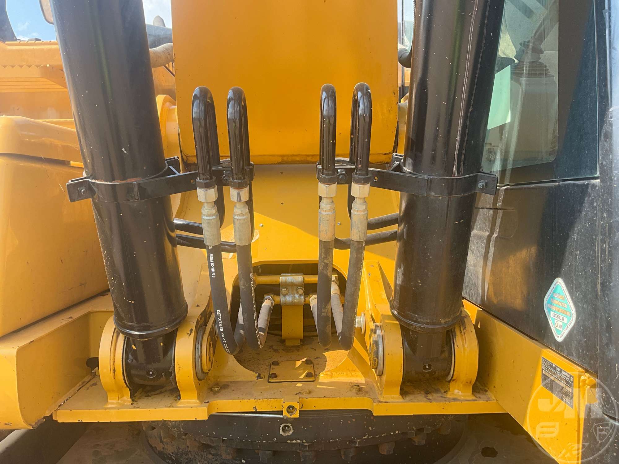 2019 Caterpillar 326F L