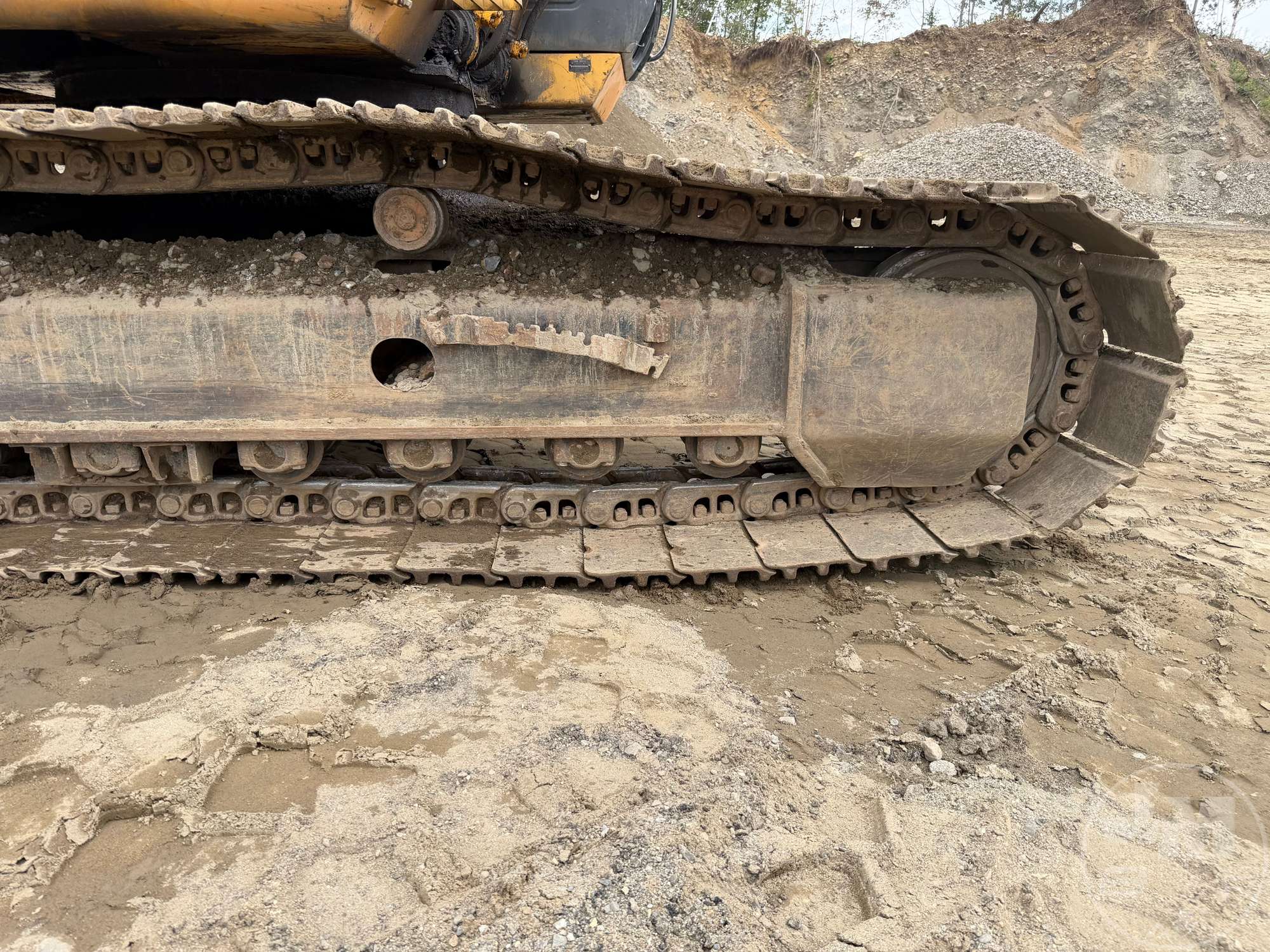2004 John Deere 270C LC