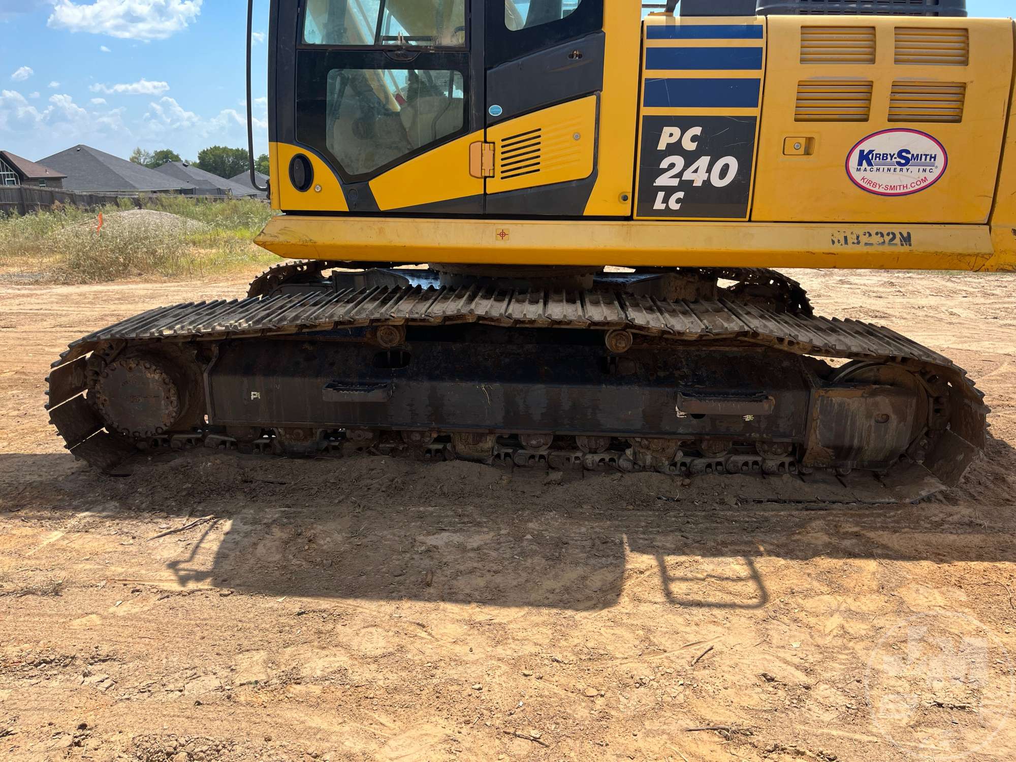 2022 Komatsu PC240LC-11