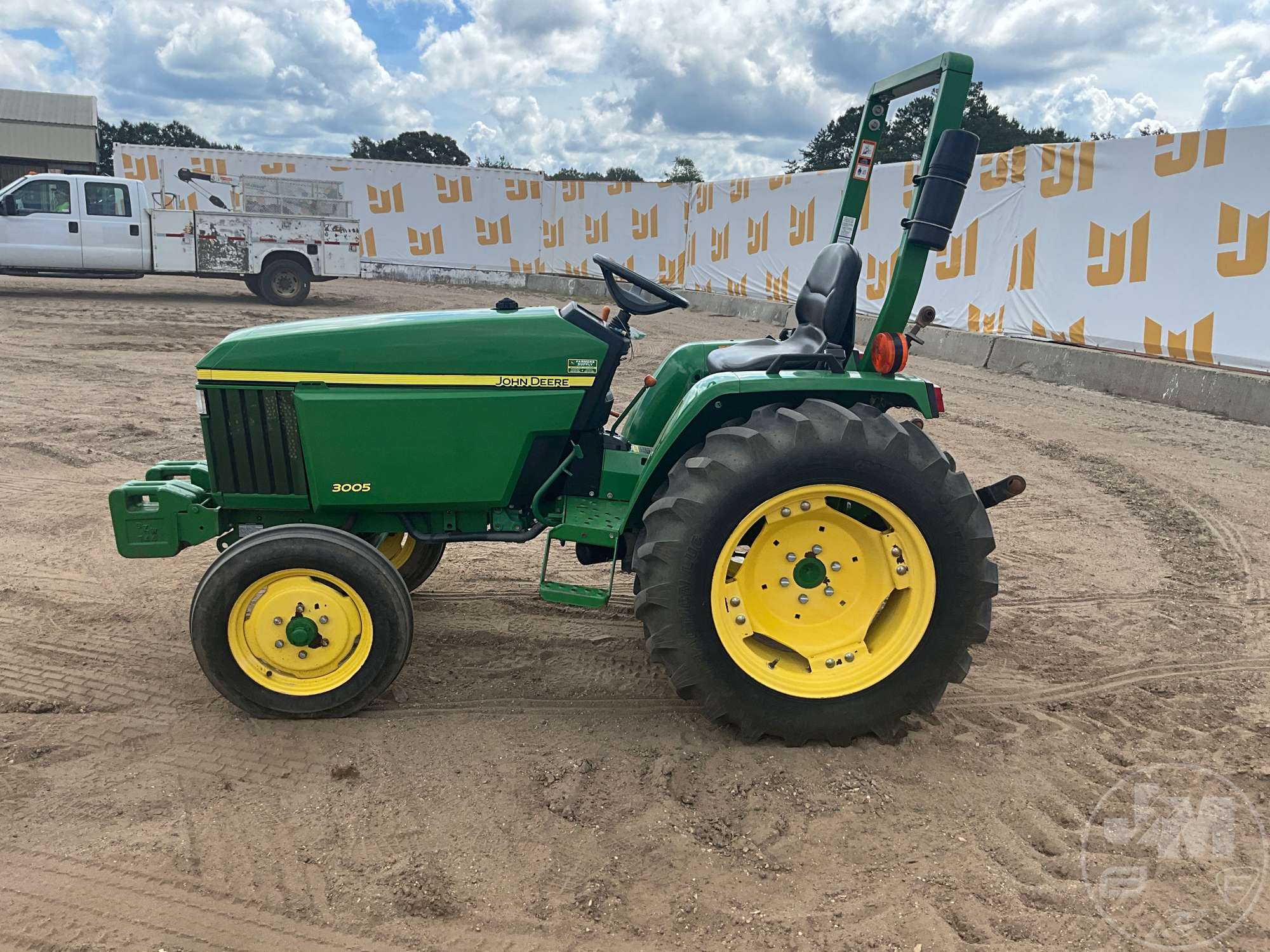 0 John Deere 3005