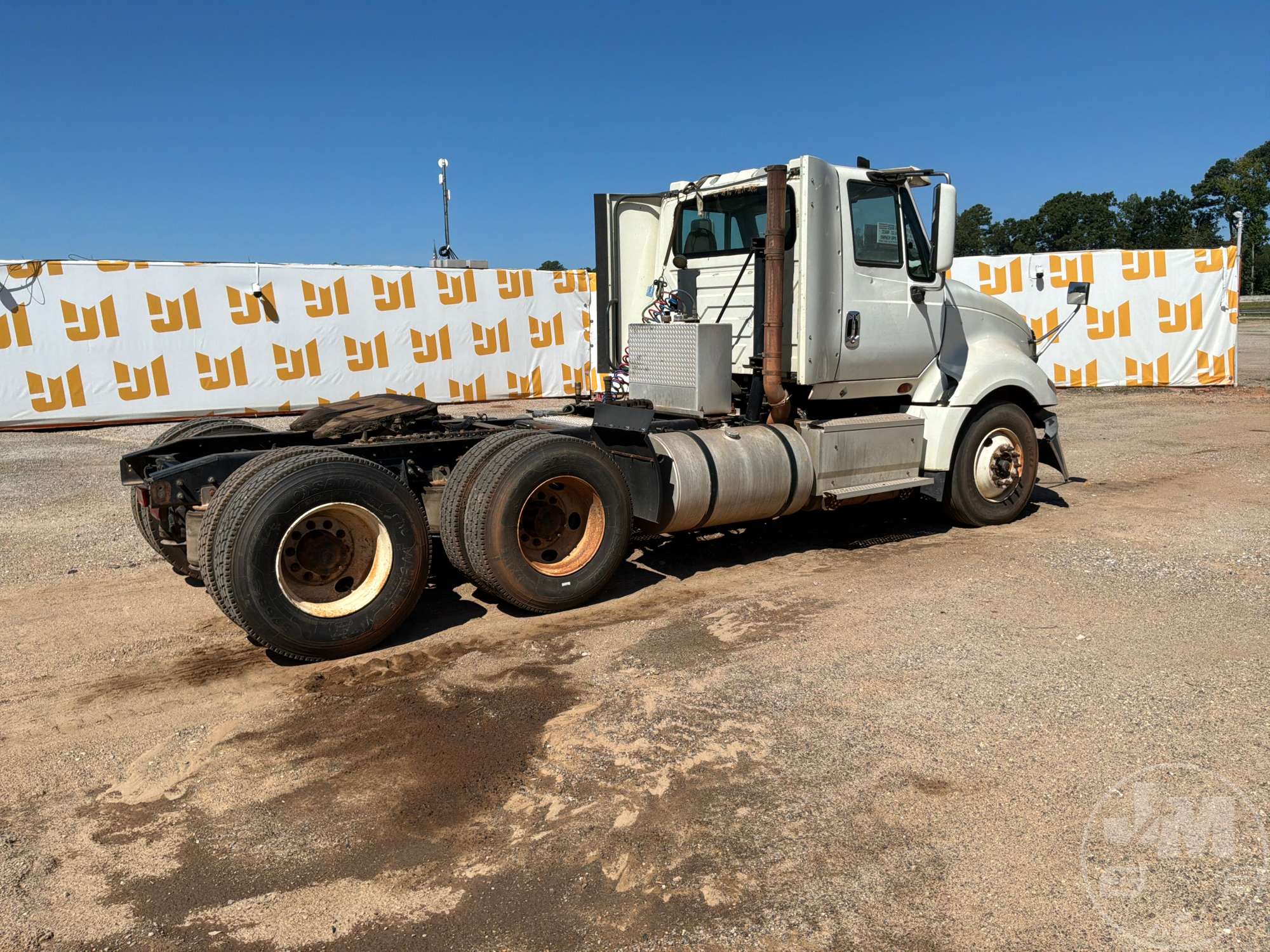 2015 International LF687