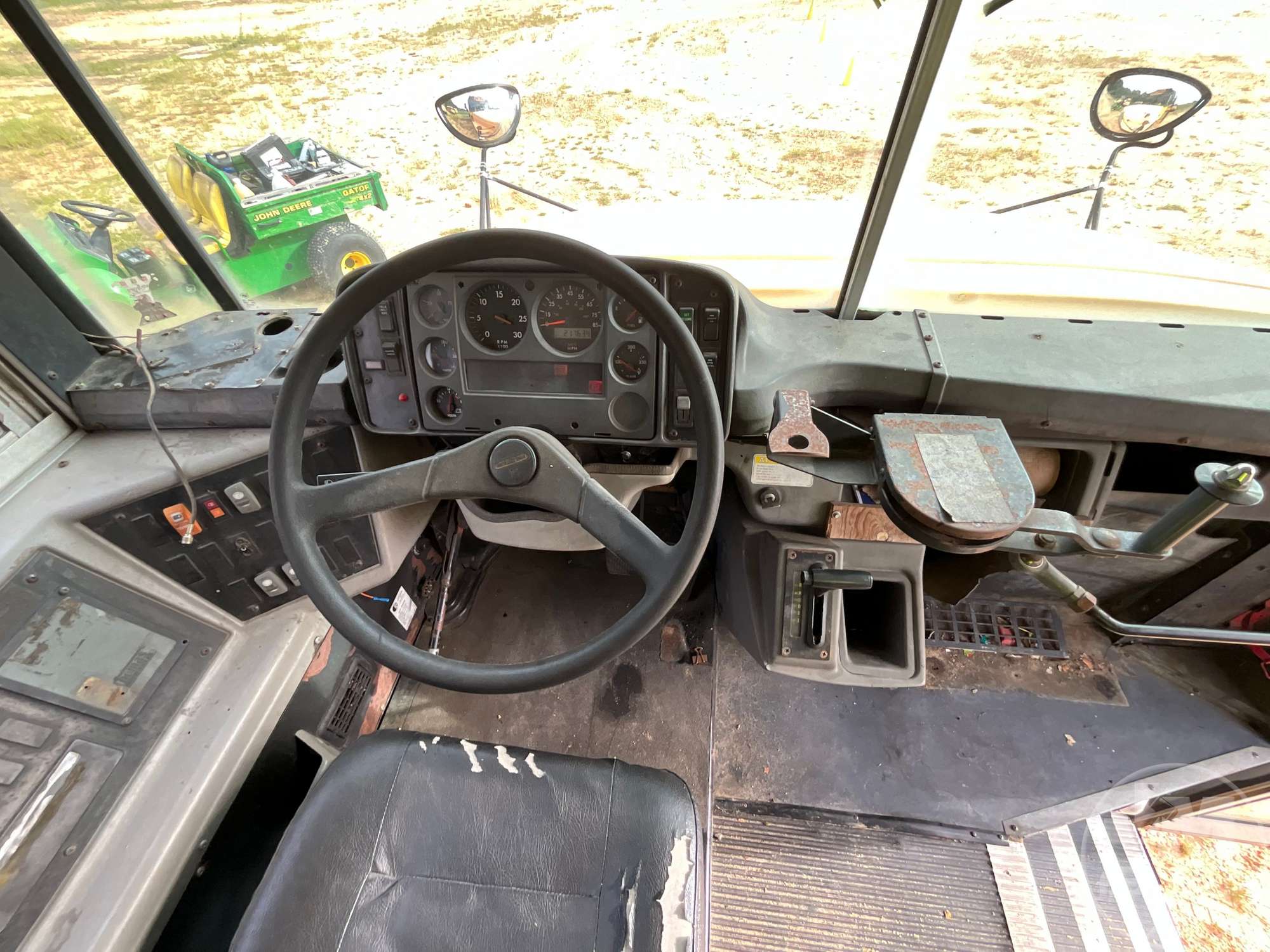 2001 Freightliner FS 65 CHASSIS