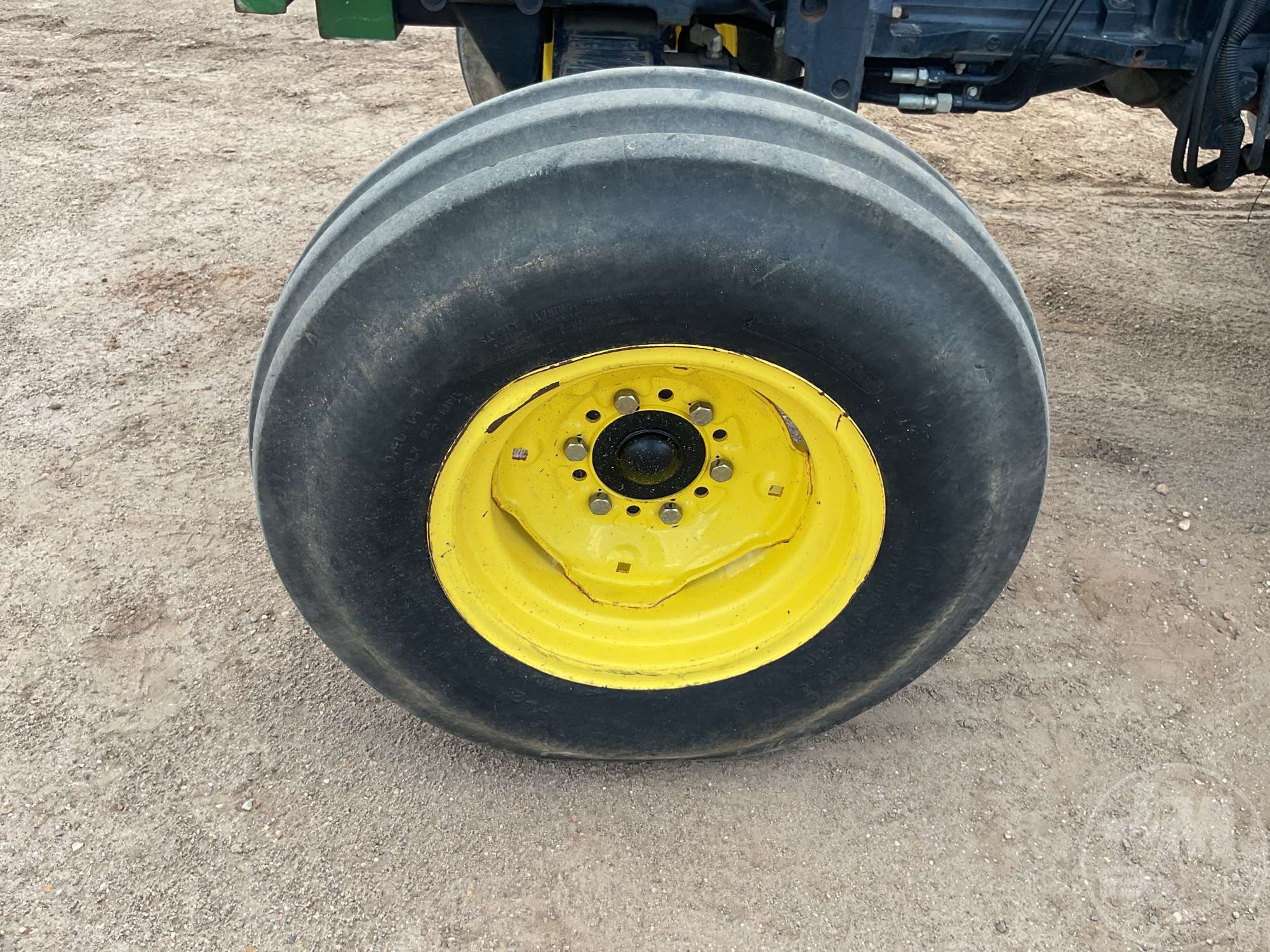 0 John Deere 5105
